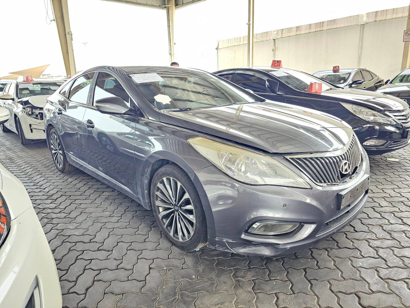 2014 HYUNDAI GRANDEUR — 170702 KM — Lot 303034 — Souq - Marhaba Auctions Used Cars - Image 3