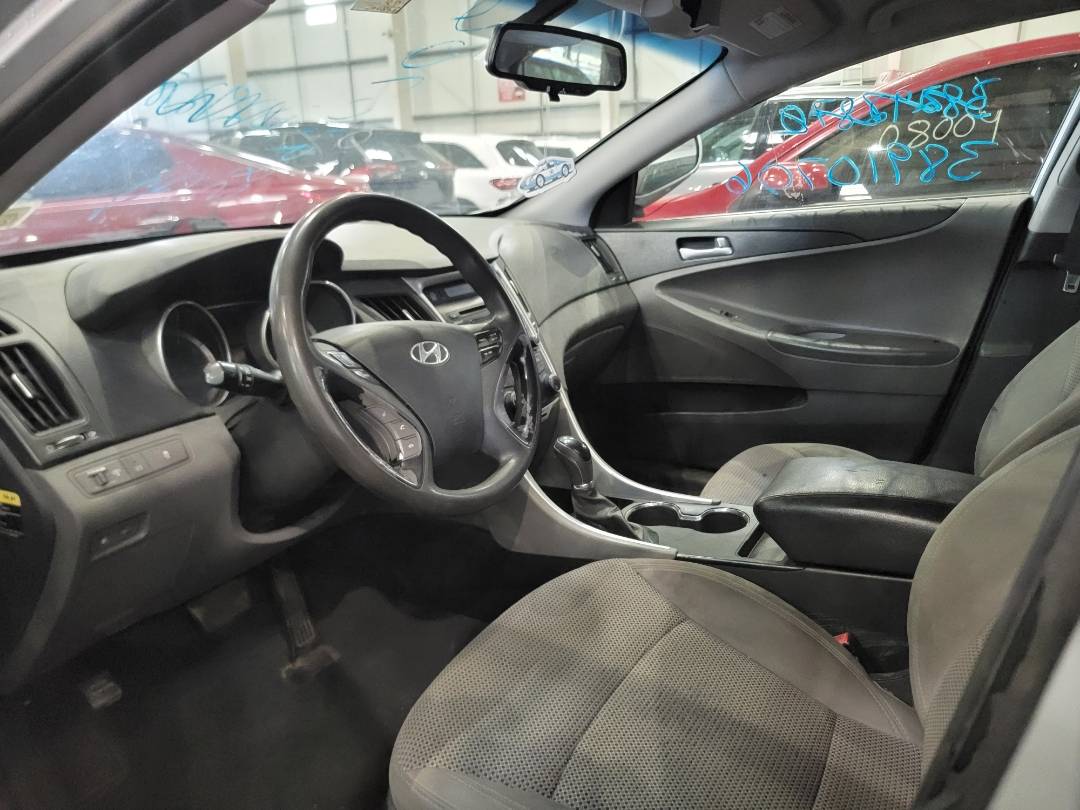 2013 HYUNDAI SONATA — 200855 Miles — Lot 38910706 — Souq - Marhaba Auctions Used Cars - Image 6