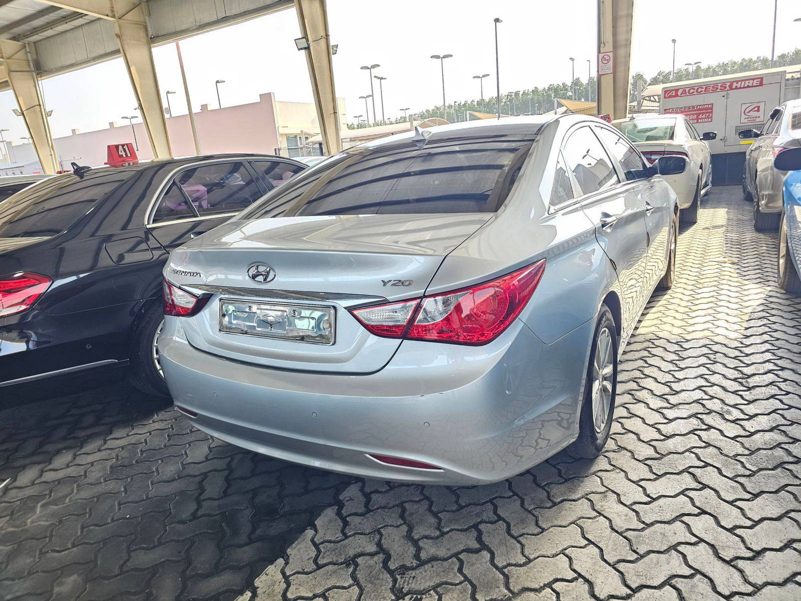 2011 HYUNDAI SONATA — 182712 KM — Lot A178546 — Souq - Marhaba Auctions Used Cars - Image 5