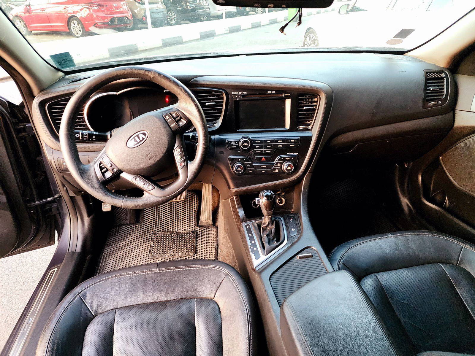 2011 KIA K5 — 86368 KM — Lot 038158 — Souq - Marhaba Auctions Used Cars - Image 7