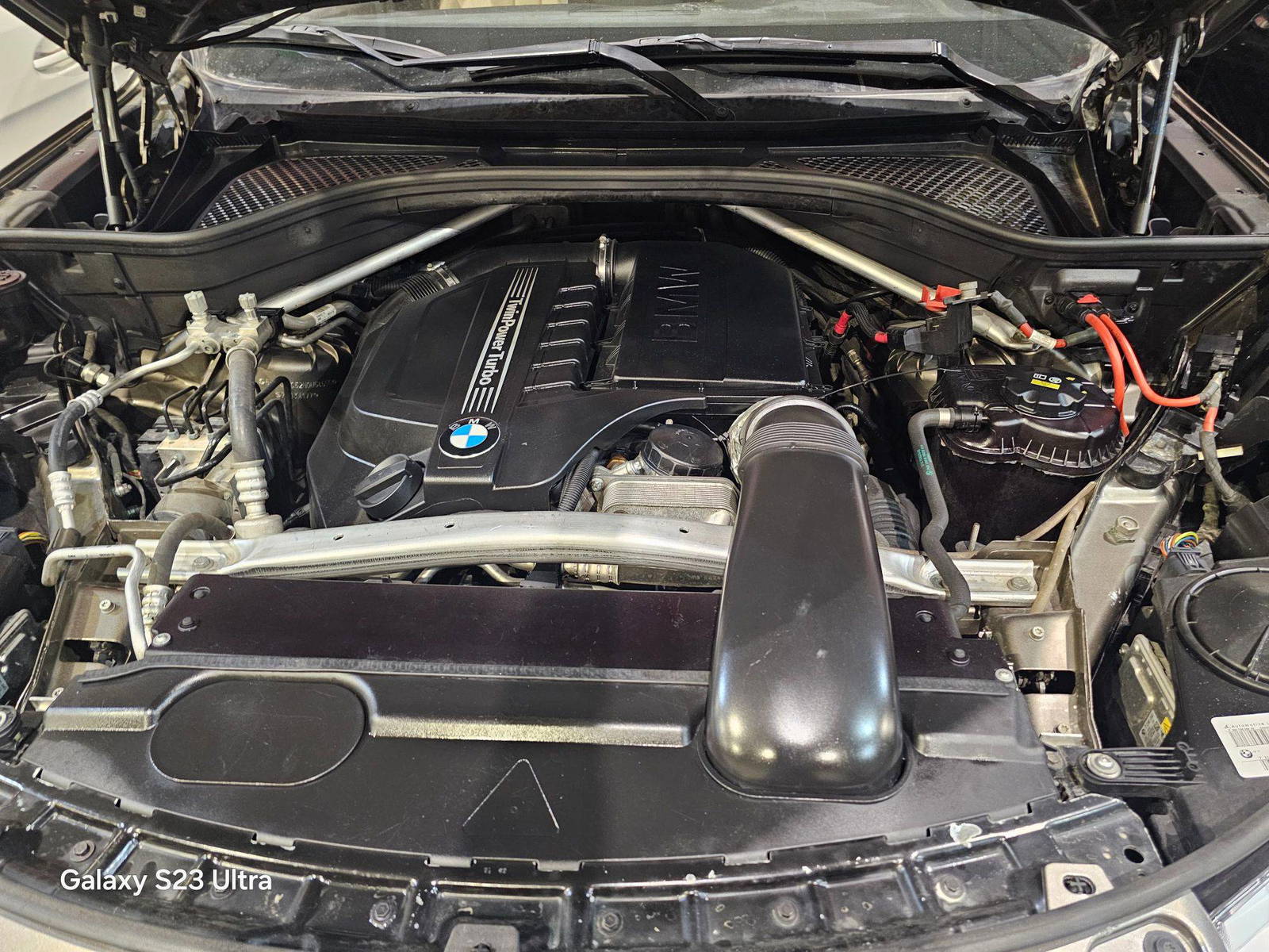2017 BMW X5 SDRIVE35I — 190353 Miles — Lot H0U54556 — Main - Marhaba Auctions Used Cars - Image 11