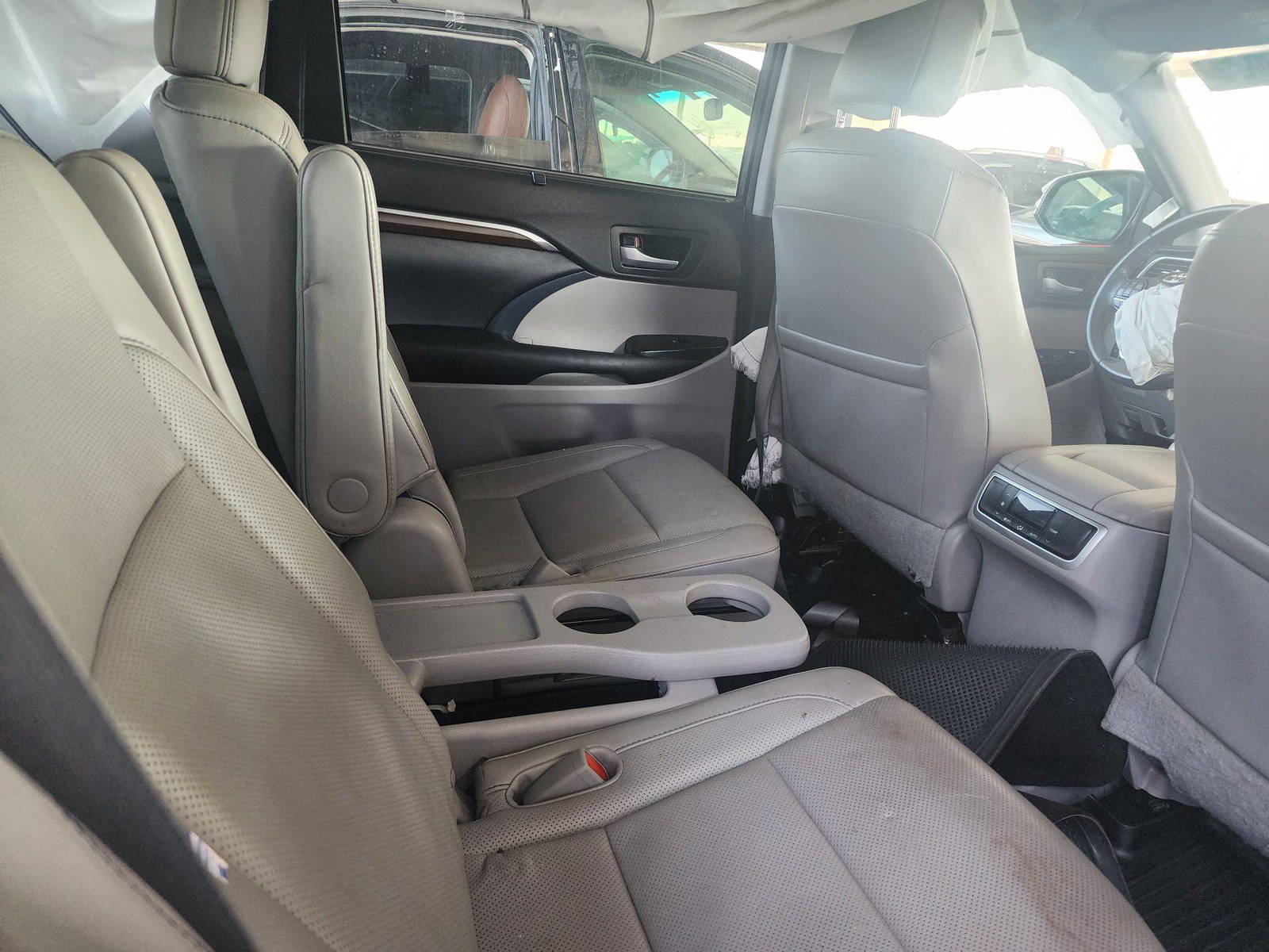 2016 TOYOTA HIGHLANDER — 124241 Miles — Lot 63099163 - Marhaba Auctions Used Cars - Image 10