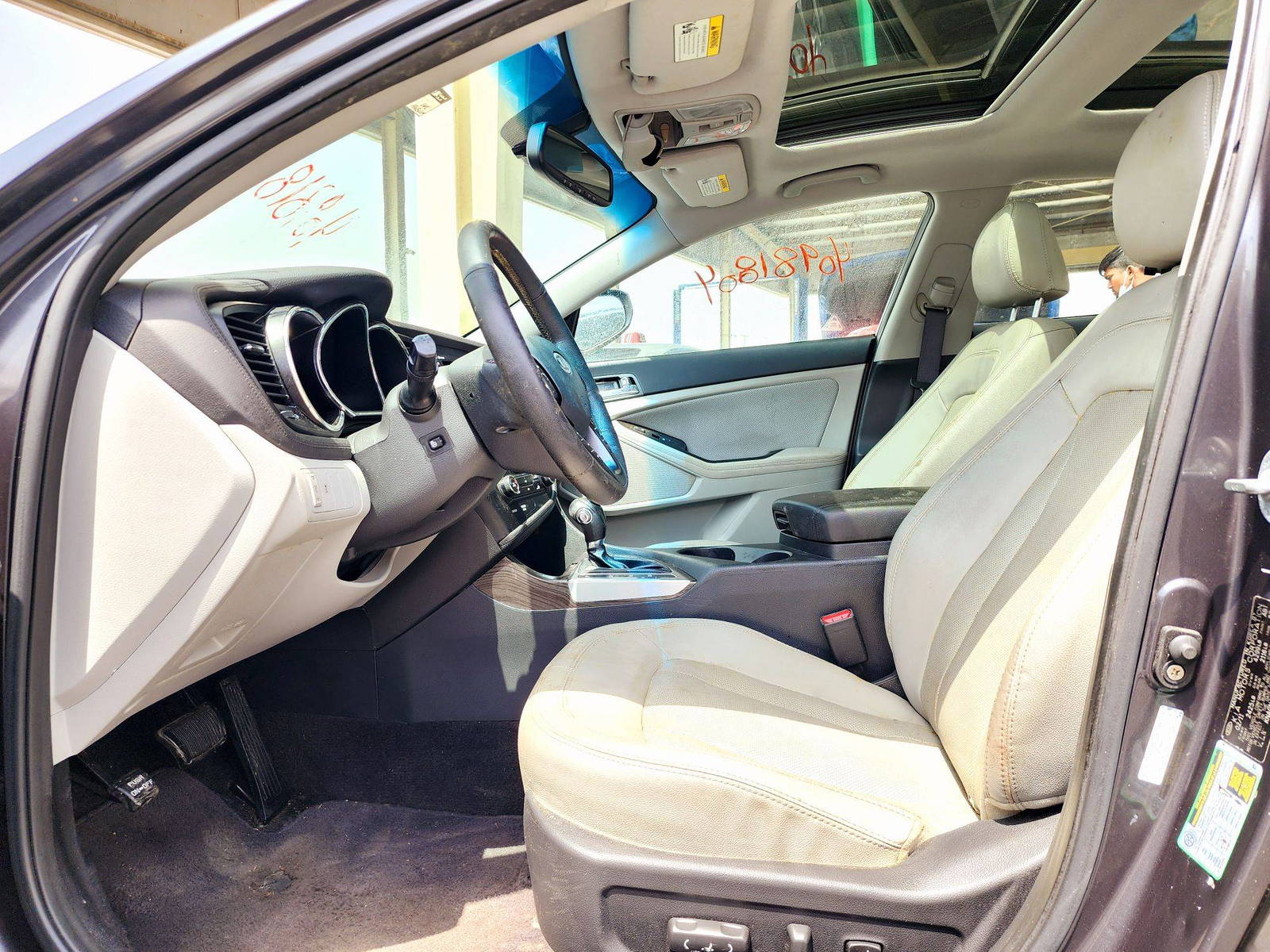 2011 KIA OPTIMA — 132082 Miles — Lot 40981804 — Souq - Marhaba Auctions Used Cars - Image 9