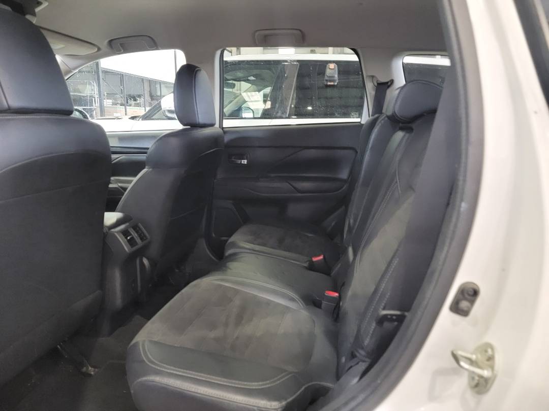 2020 MITSUBISHI OUTLANDER — 116763 Miles — Lot 215487 — Main - Marhaba Auctions Used Cars - Image 7
