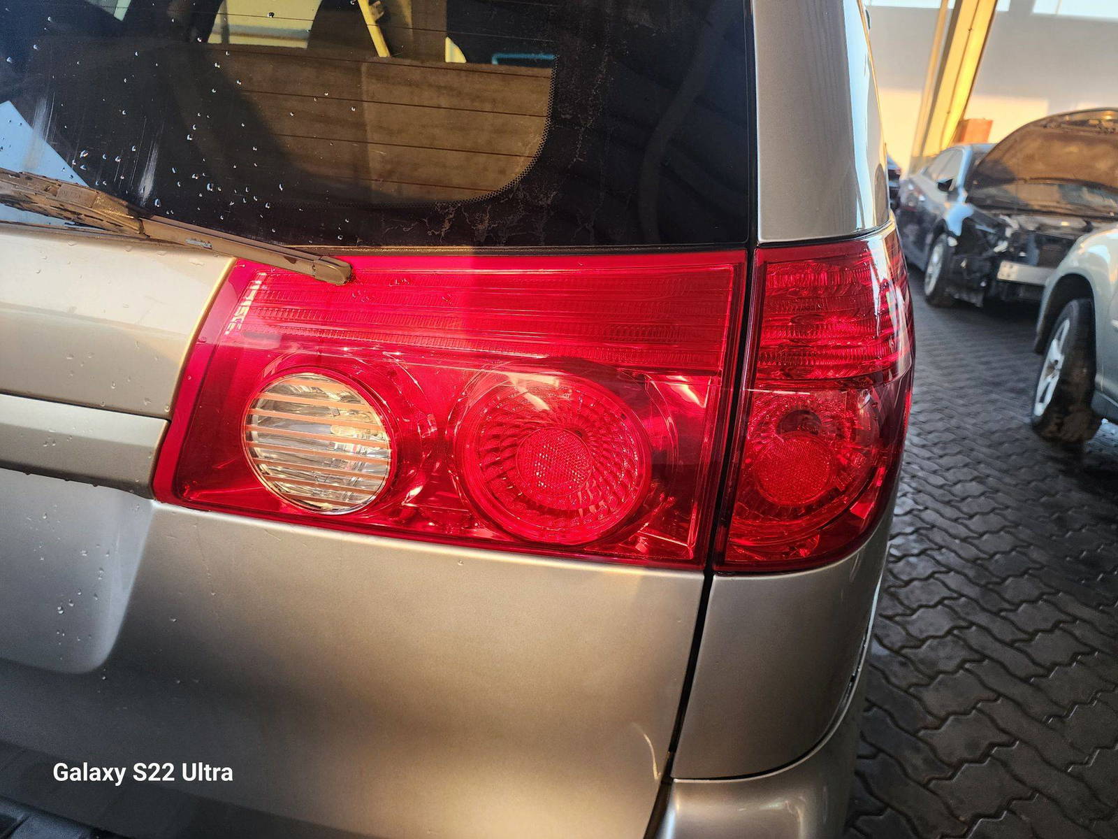 2010 TOYOTA SIENNA — 172241 Miles — Lot 38644907 - Marhaba Auctions Used Cars - Image 4
