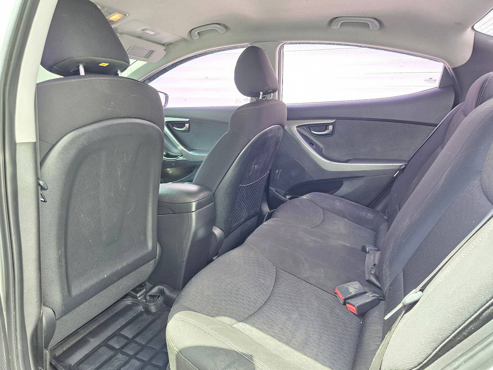 2012 HYUNDAI AVANTE — 175184 KM — Lot 211548 — Souq - Marhaba Auctions Used Cars - Image 6