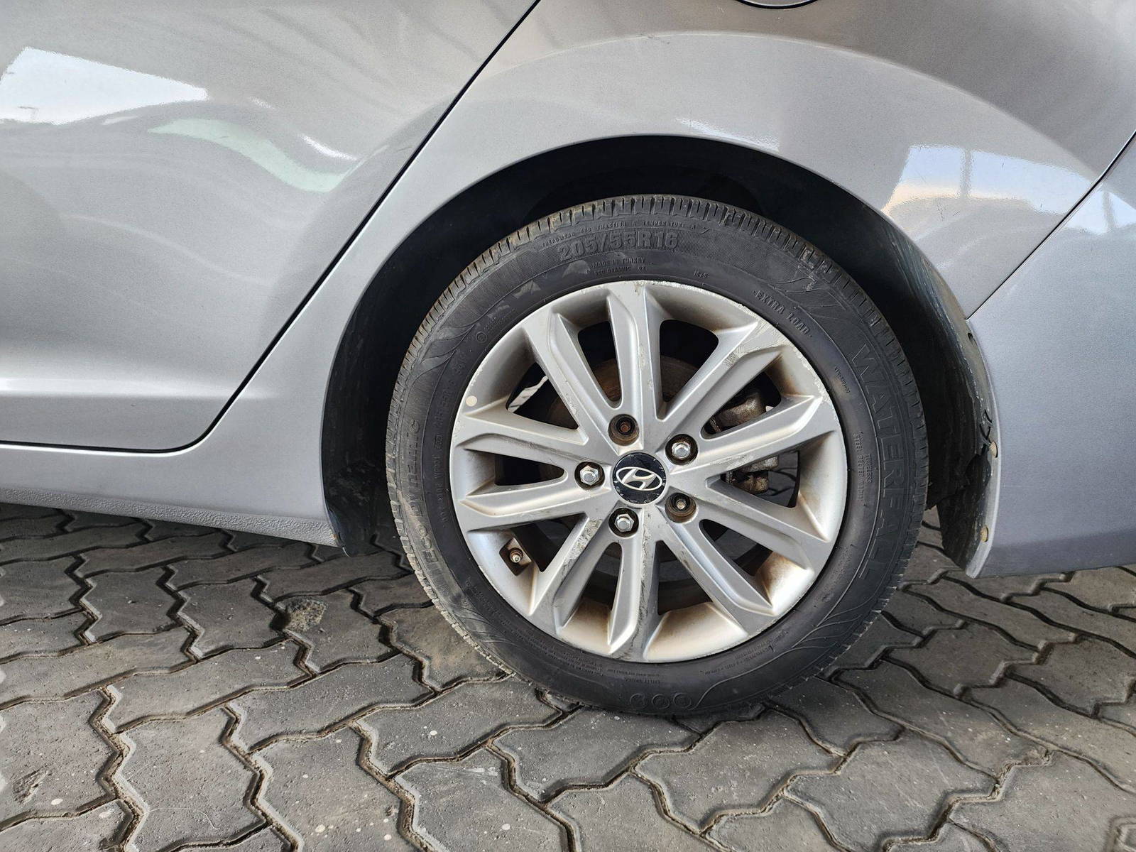 2012 HYUNDAI ELANTRA — 140128 Miles — Lot 38474784 — Souq - Marhaba Auctions Used Cars - Image 10