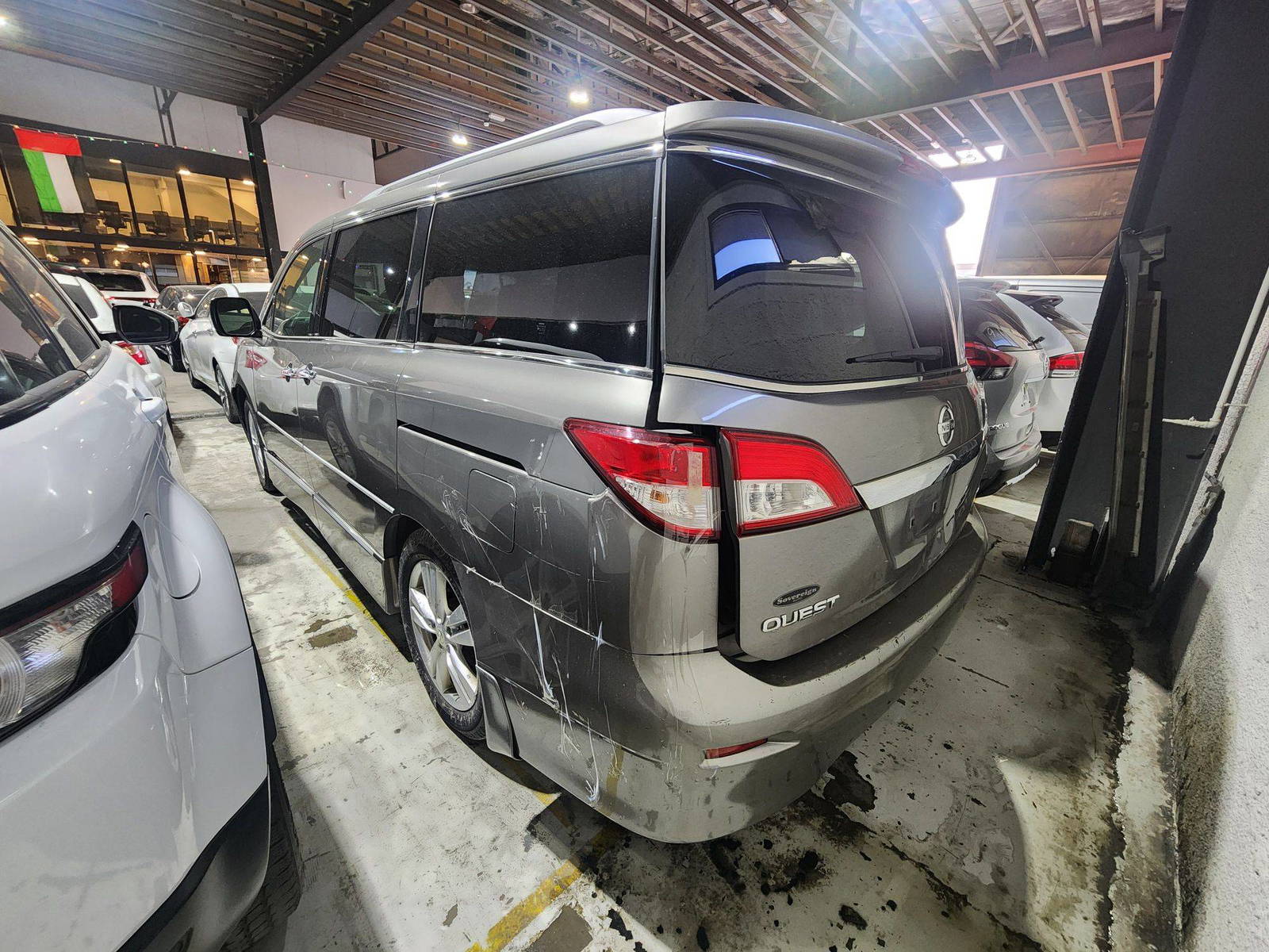2011 NISSAN QUEST — 184129 Miles — Lot B9005018 — Al Quoz - Marhaba Auctions Used Cars - Image 5