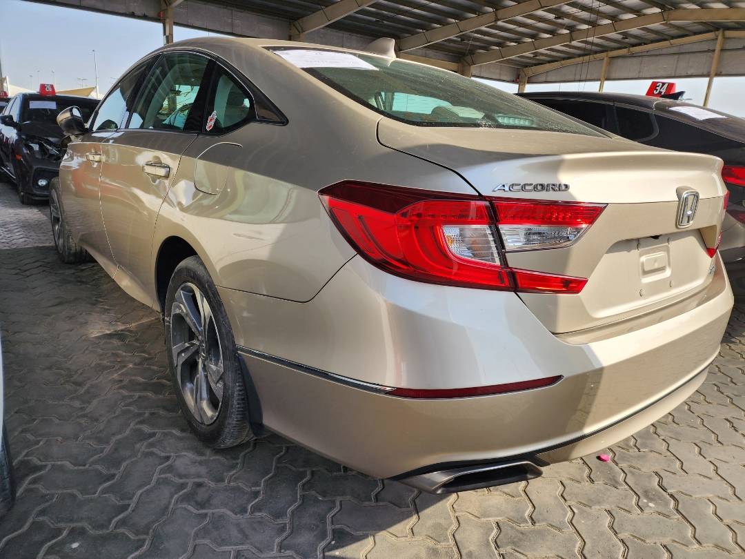 2018 HONDA ACCORD — 130832 Miles — Lot 38924679 — Main - Marhaba Auctions Used Cars - Image 9