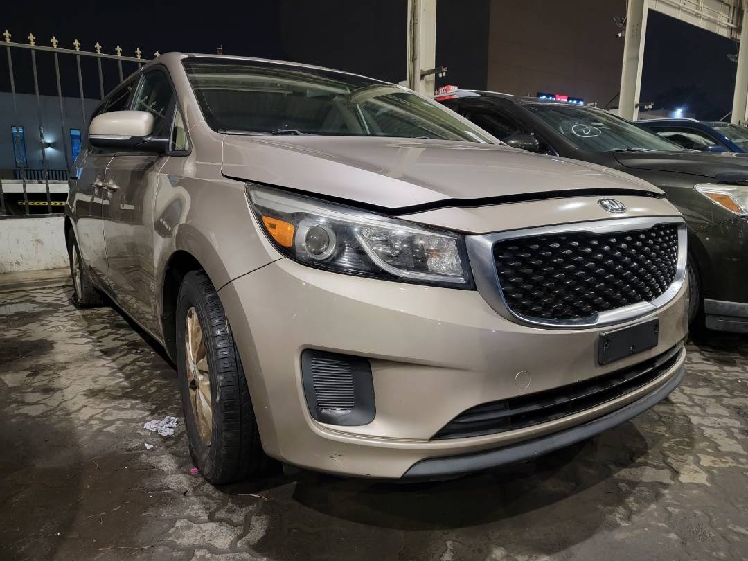 2016 KIA SEDONA — 142355 KM — Lot XG6100255 — Main - Marhaba Auctions Used Cars - Image 4