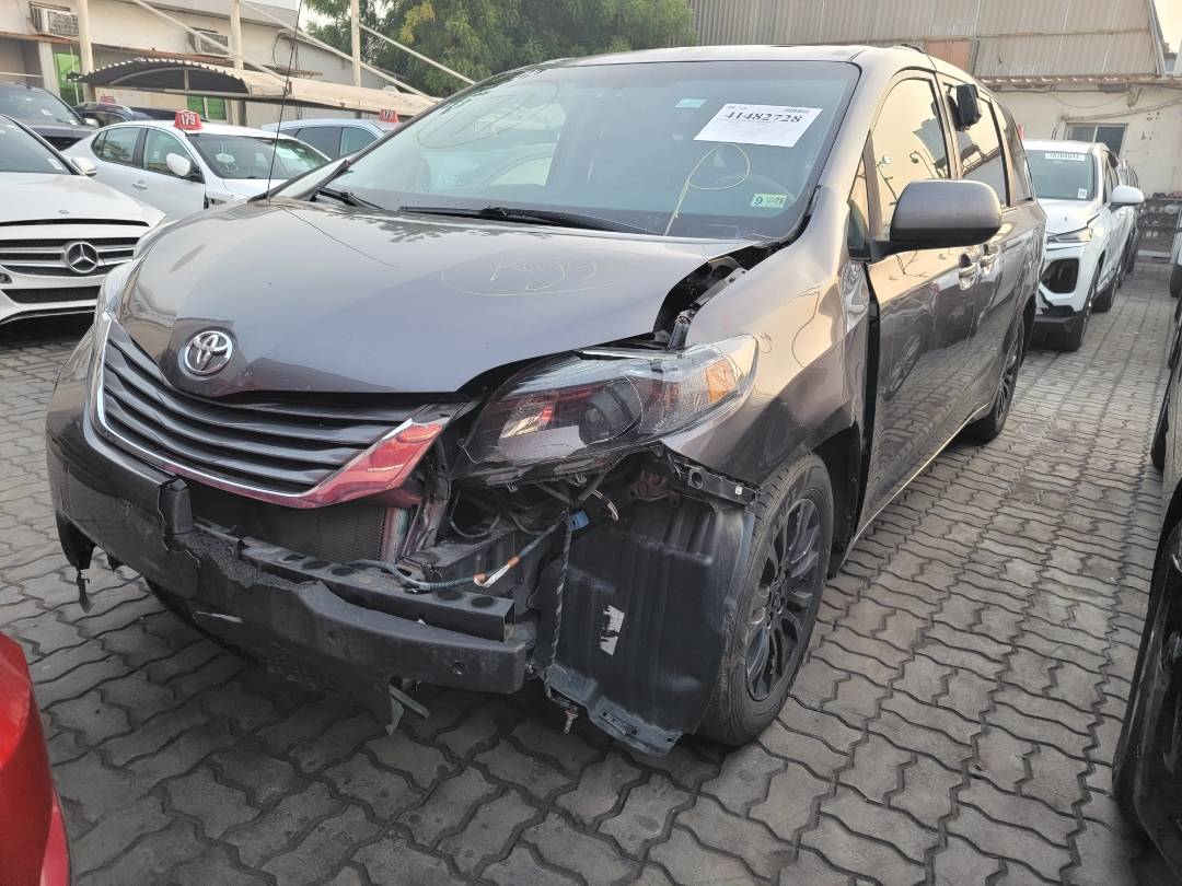2011 TOYOTA SIENNA — 268609 Miles — Lot XBS129995 — Main - Marhaba Auctions Used Cars - Image 6