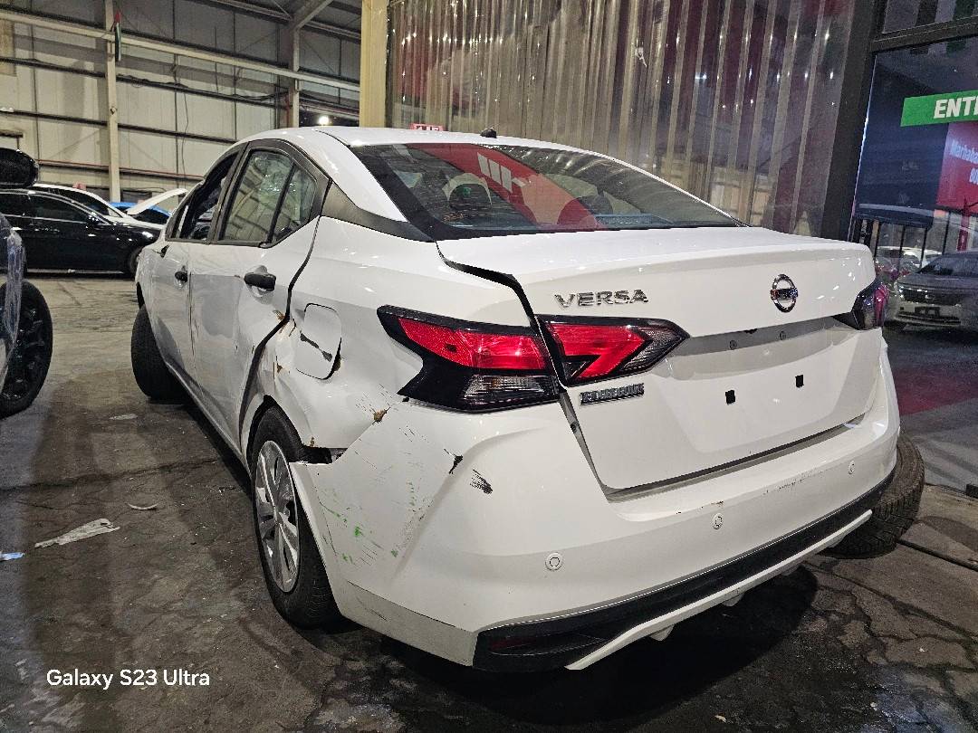 NISSAN VERSA