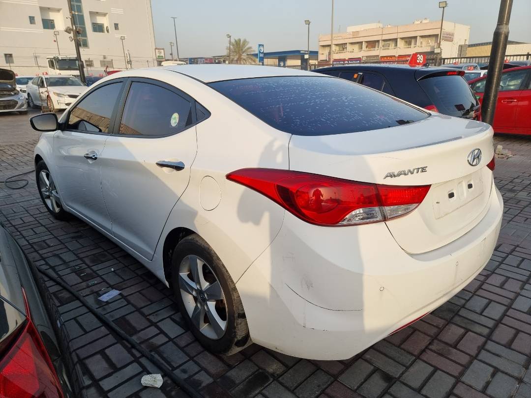 2011 HYUNDAI AVANTE — 134608 KM — Lot 124587 — Souq - Marhaba Auctions Used Cars - Image 5
