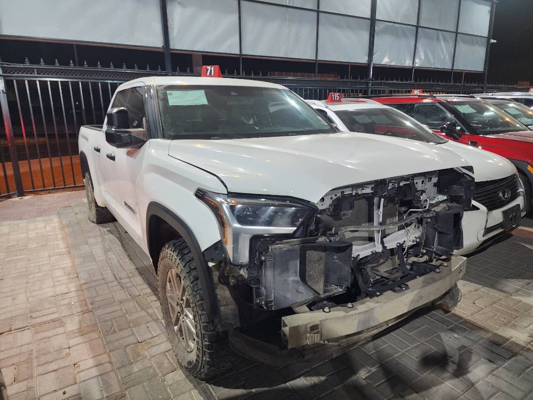 TOYOTA TUNDRA