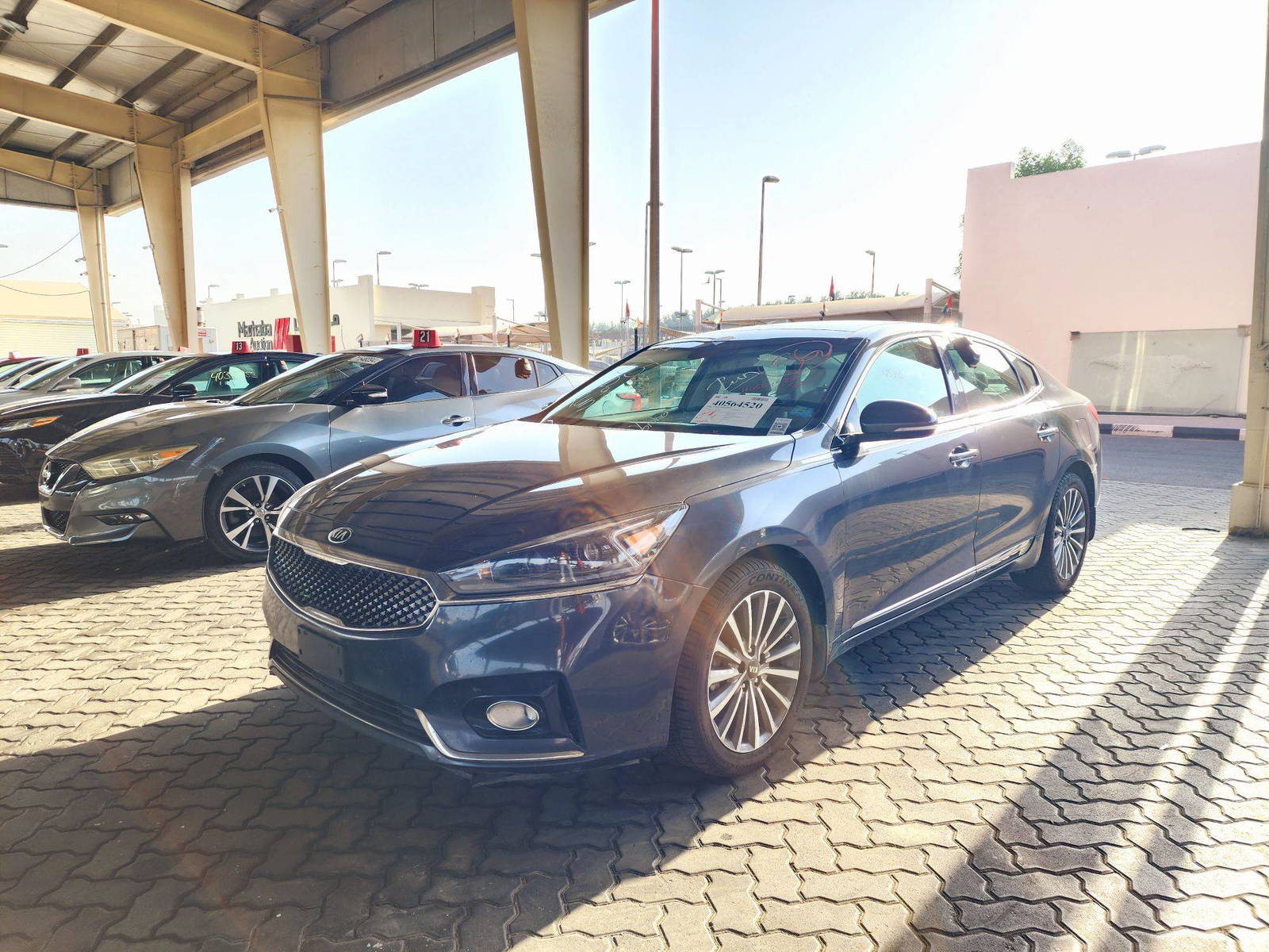 2017 KIA CADENZA — 186011 Miles — Lot H5055668 — Souq - Marhaba Auctions Used Cars - Image 5