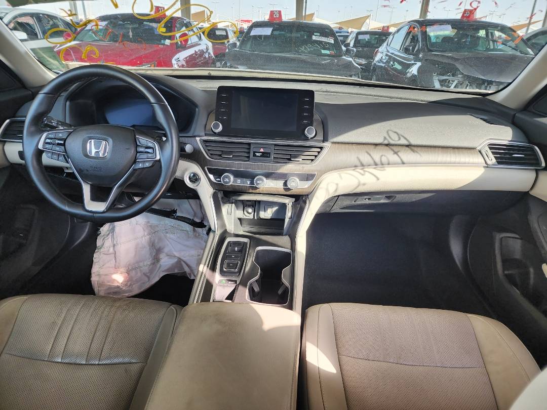 2018 HONDA ACCORD — 130832 Miles — Lot 38924679 — Main - Marhaba Auctions Used Cars - Image 5