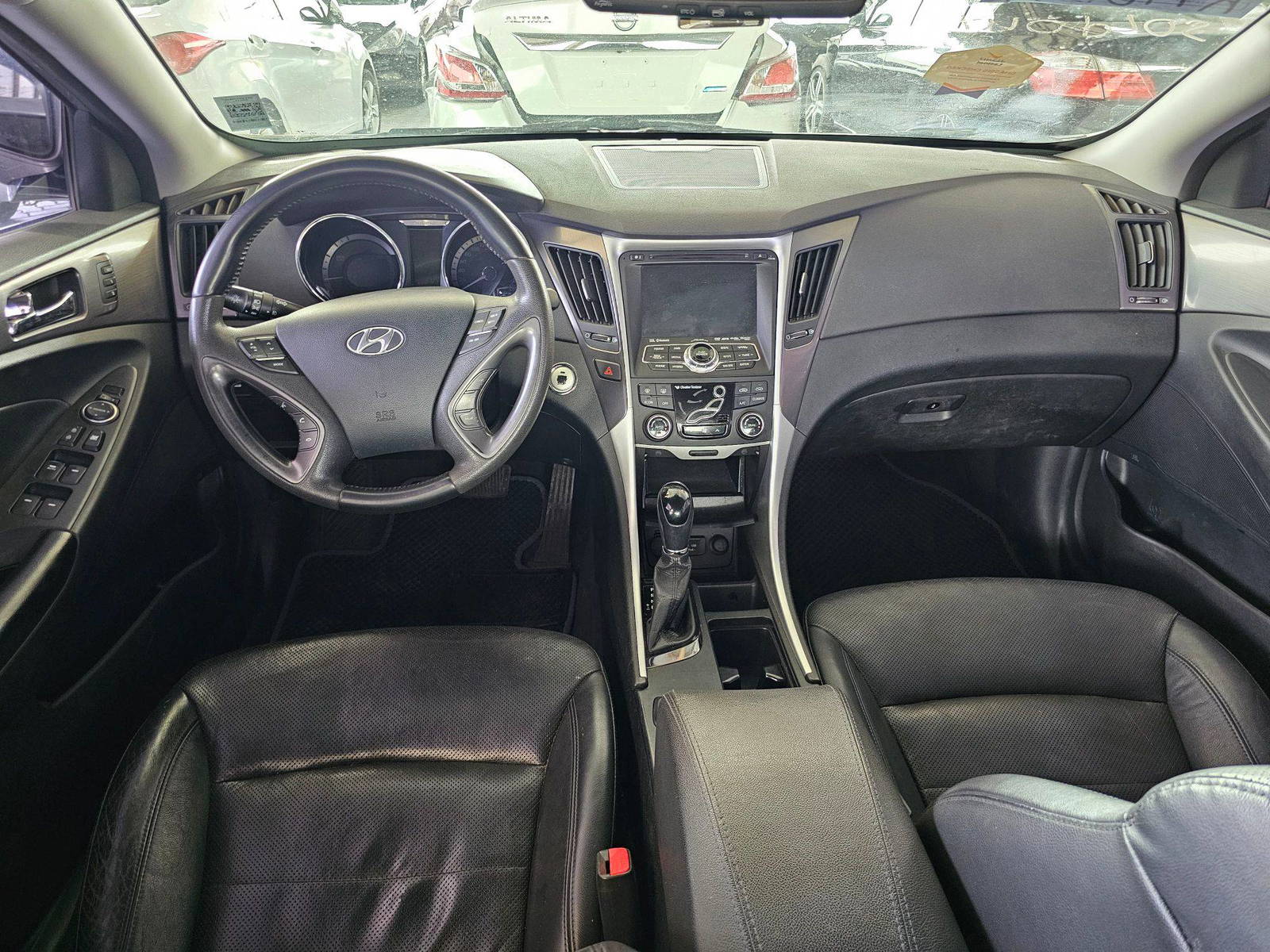 2012 HYUNDAI SONATA — 168029 KM — Lot 044600 — Souq - Marhaba Auctions Used Cars - Image 7