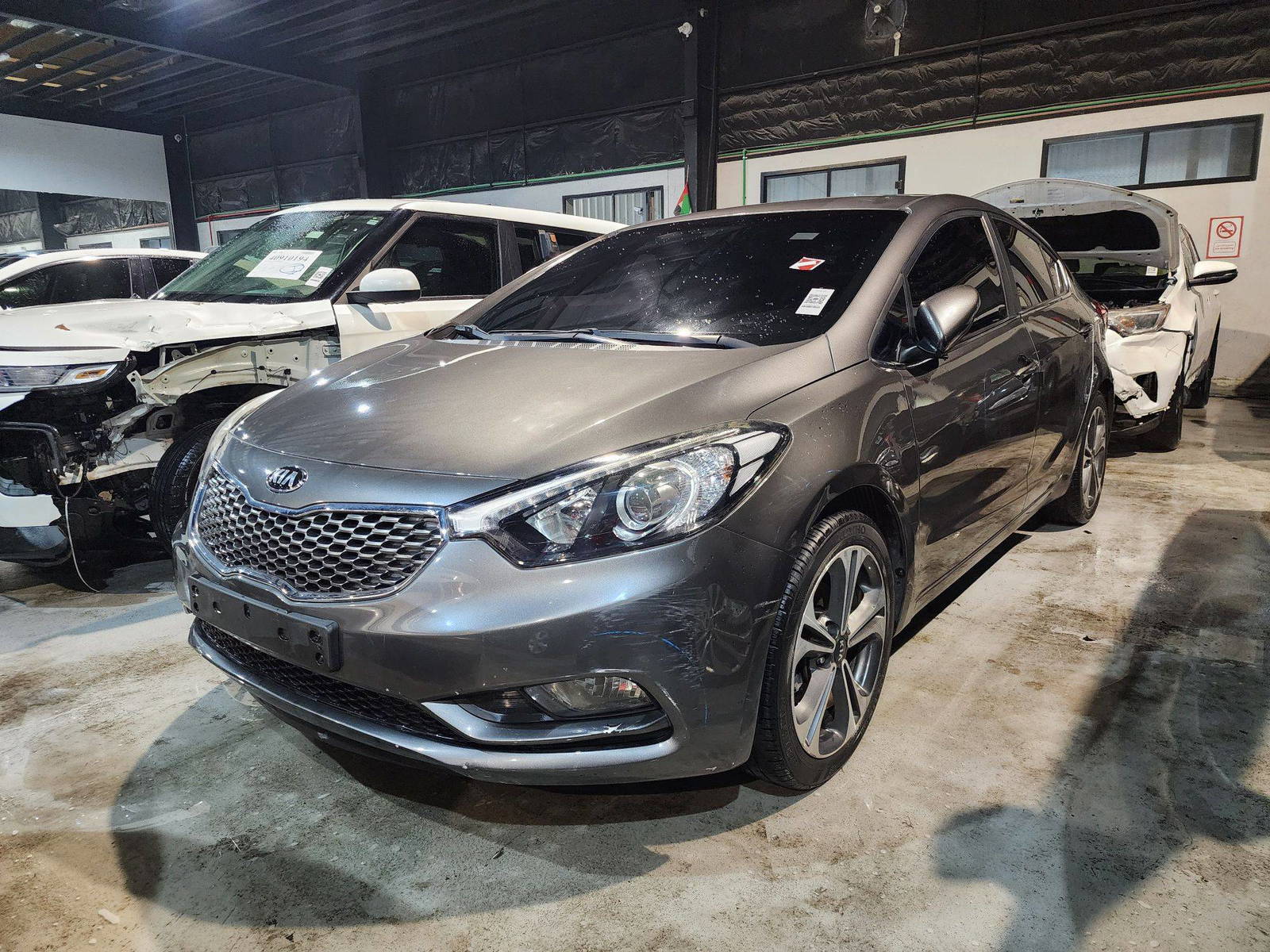 2013 KIA K3 — 143128 KM — Lot 075874 — Al Quoz - Marhaba Auctions Used Cars - Image 4