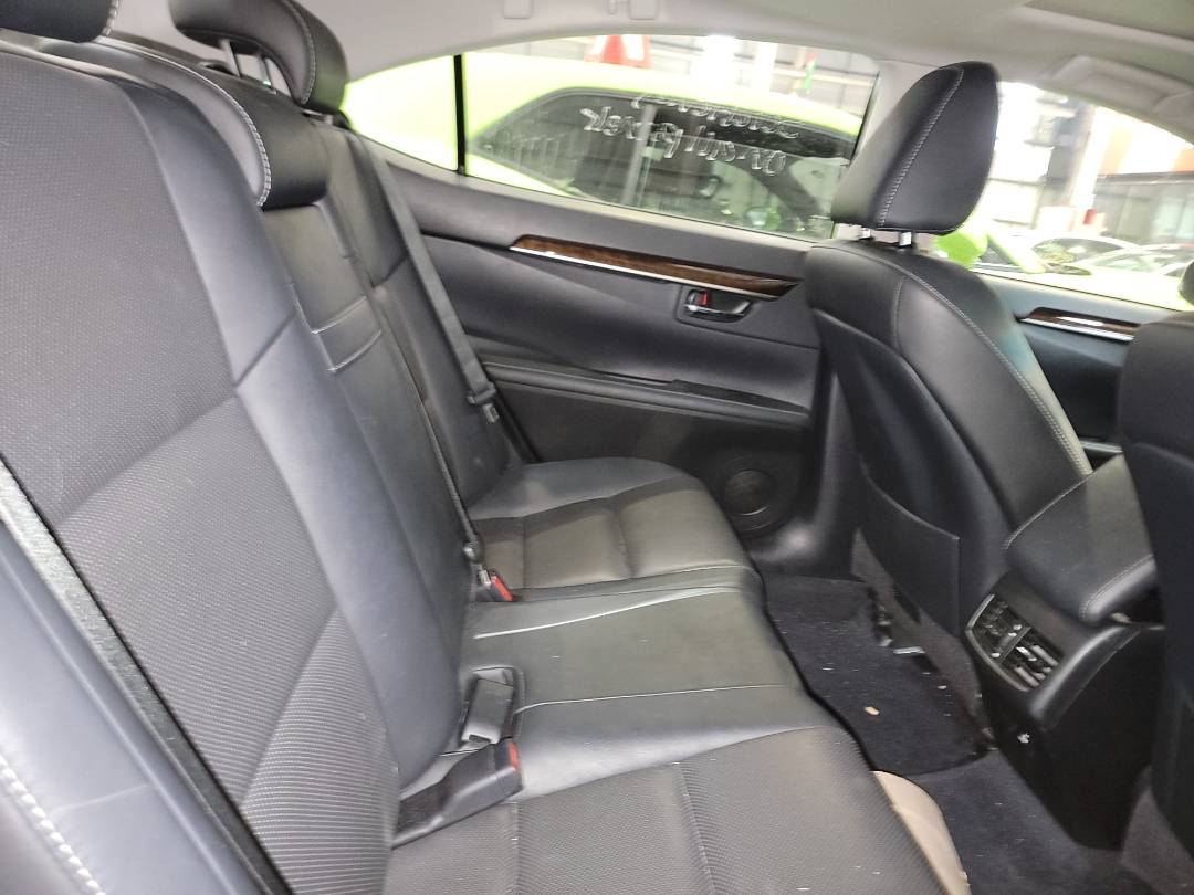 2015 LEXUS ES 350 — 131280 Miles — Lot 38685185 - Marhaba Auctions Used Cars - Image 4