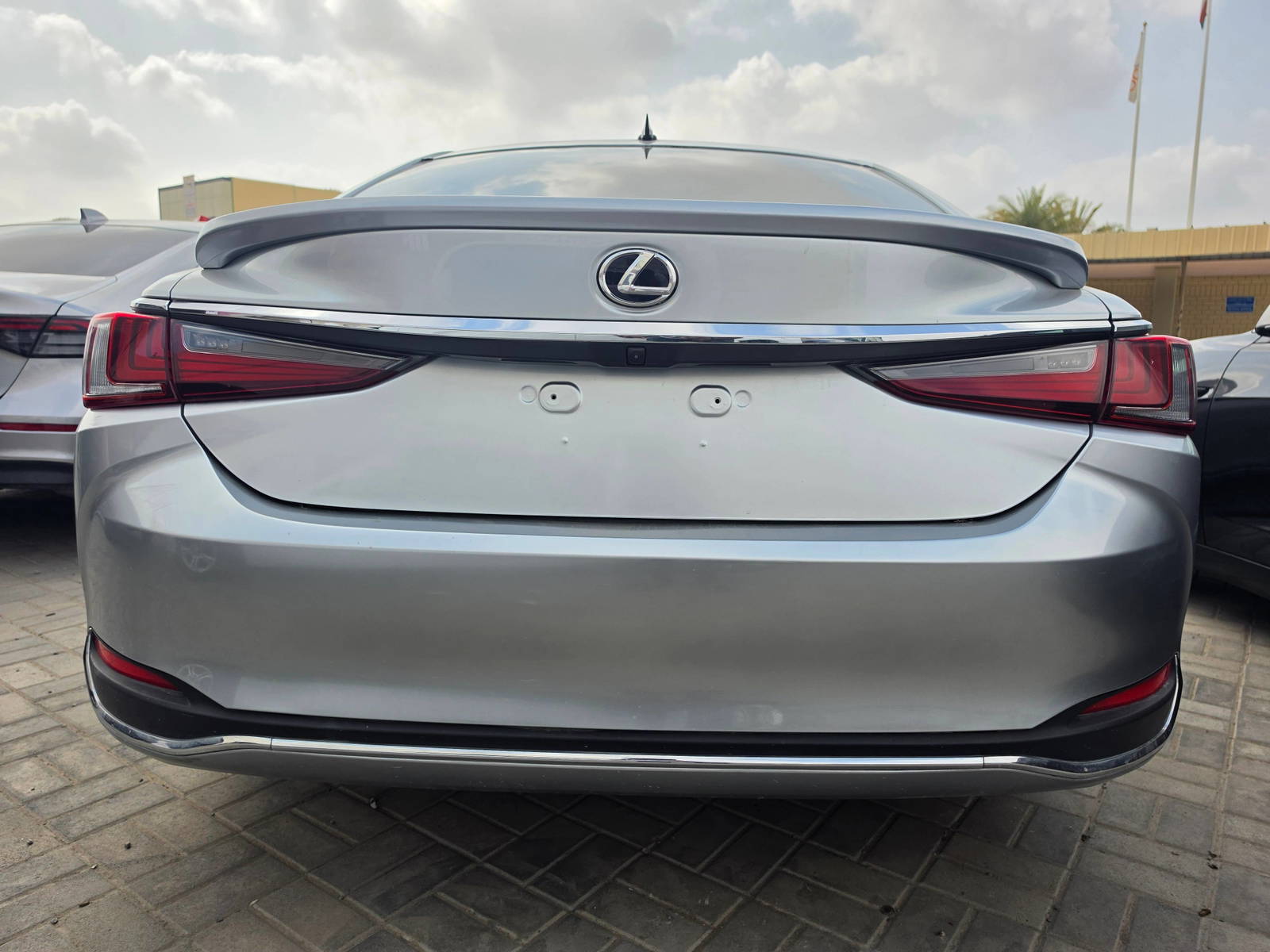 2022 LEXUS ES 300H — 153918 KM — Lot 37986558 - Marhaba Auctions Used Cars - Image 15