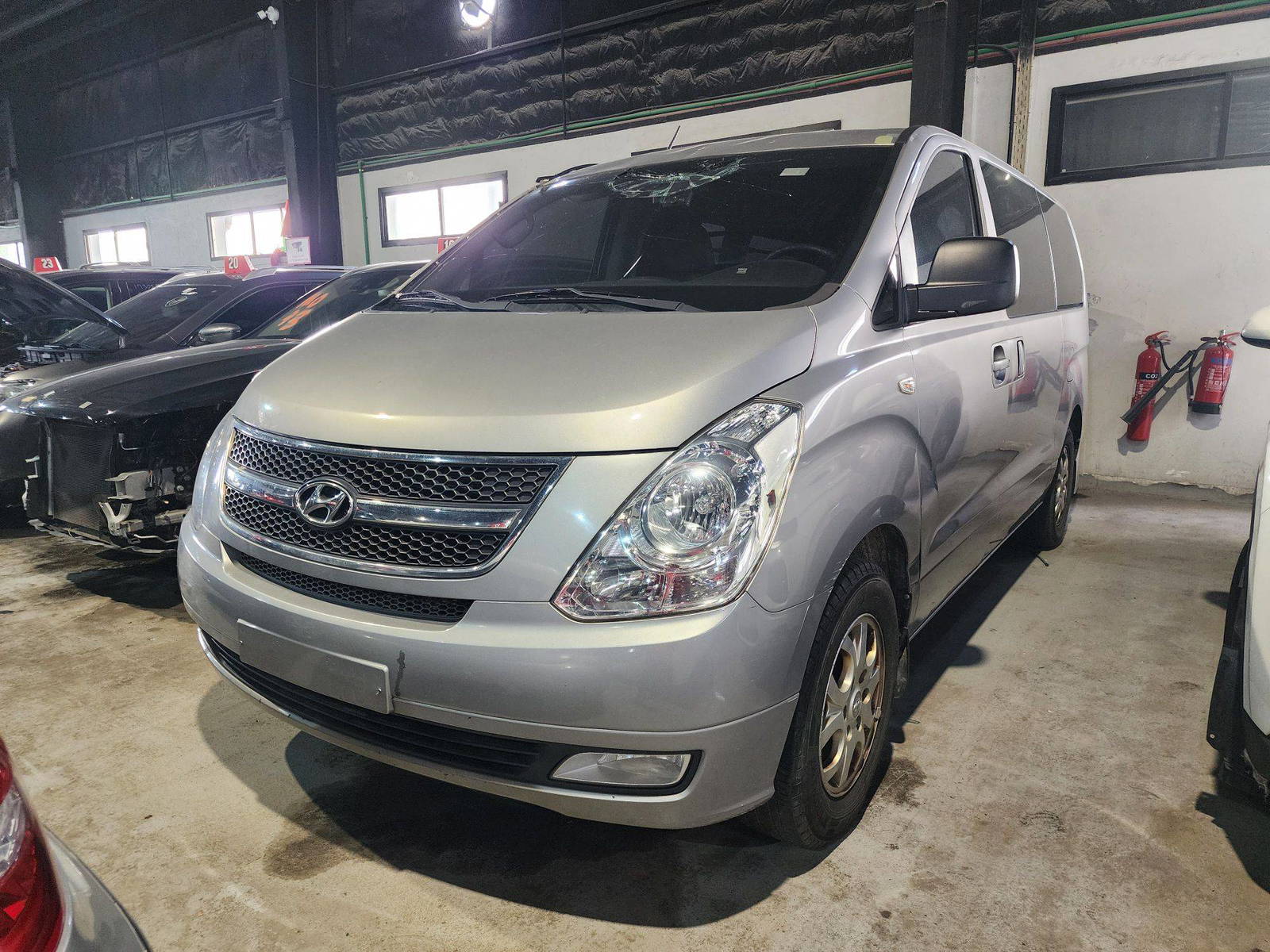 2015 HYUNDAI GRAND STAREX — 334417 KM — Lot 697089 — Souq - Marhaba Auctions Used Cars - Image 3