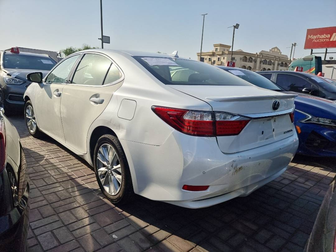 2013 LEXUS ES 300H — 163044 Miles — Lot 215487 — Souq - Marhaba Auctions Used Cars - Image 3