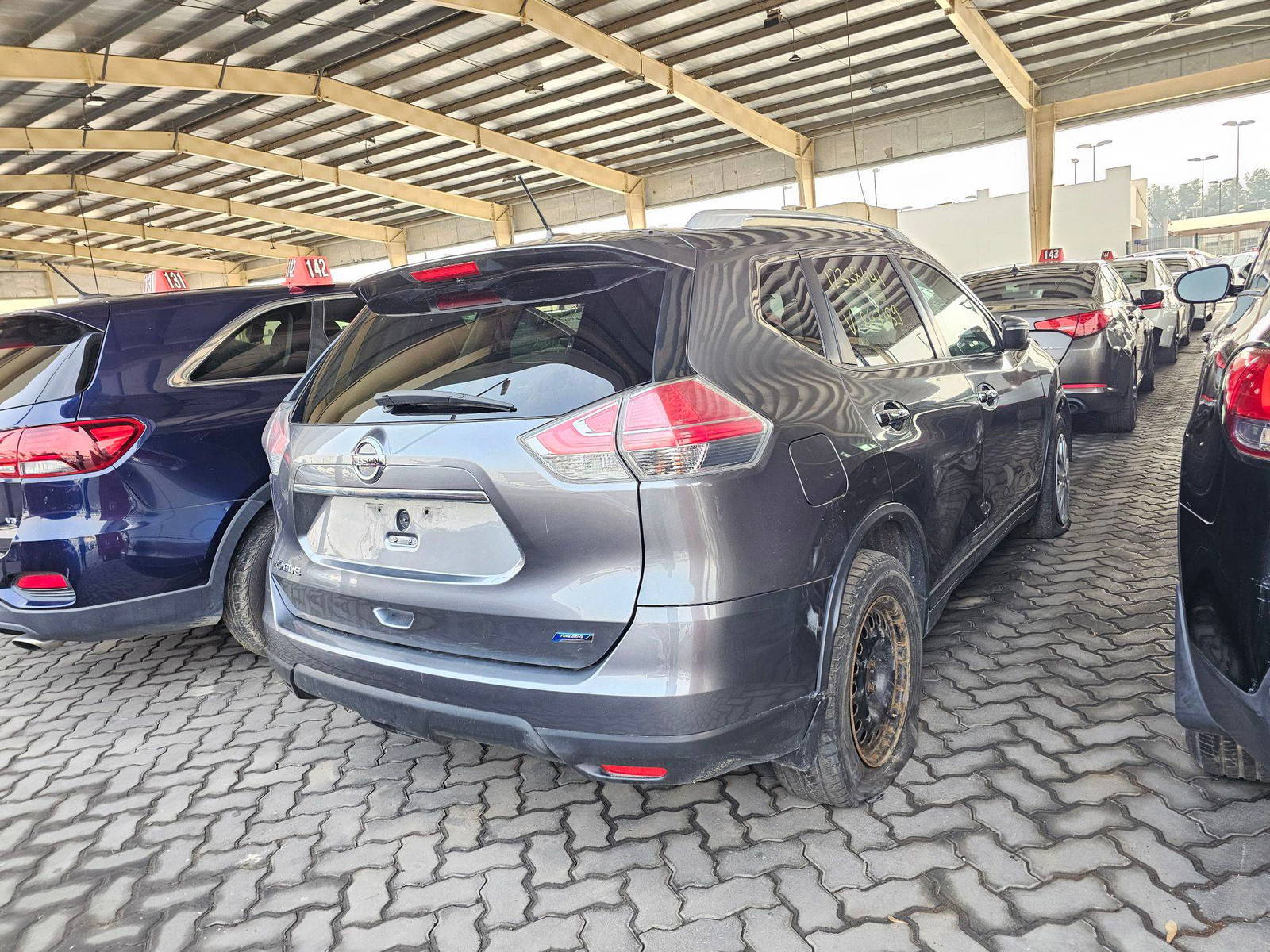 2014 NISSAN ROGUE — 231876 KM — Lot 12338441 — Main - Marhaba Auctions Used Cars - Image 3