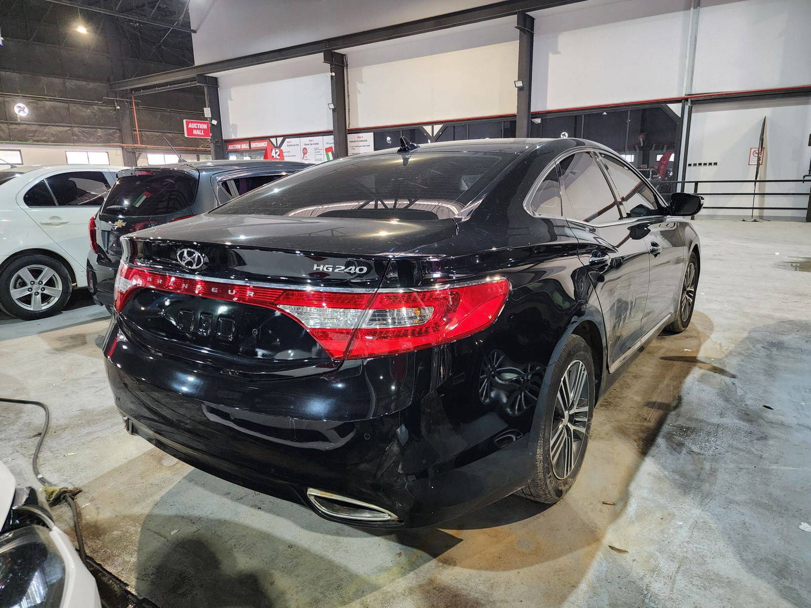 2014 HYUNDAI GRANDEUR — 214538 KM — Lot 298520 — Souq - Marhaba Auctions Used Cars - Image 6