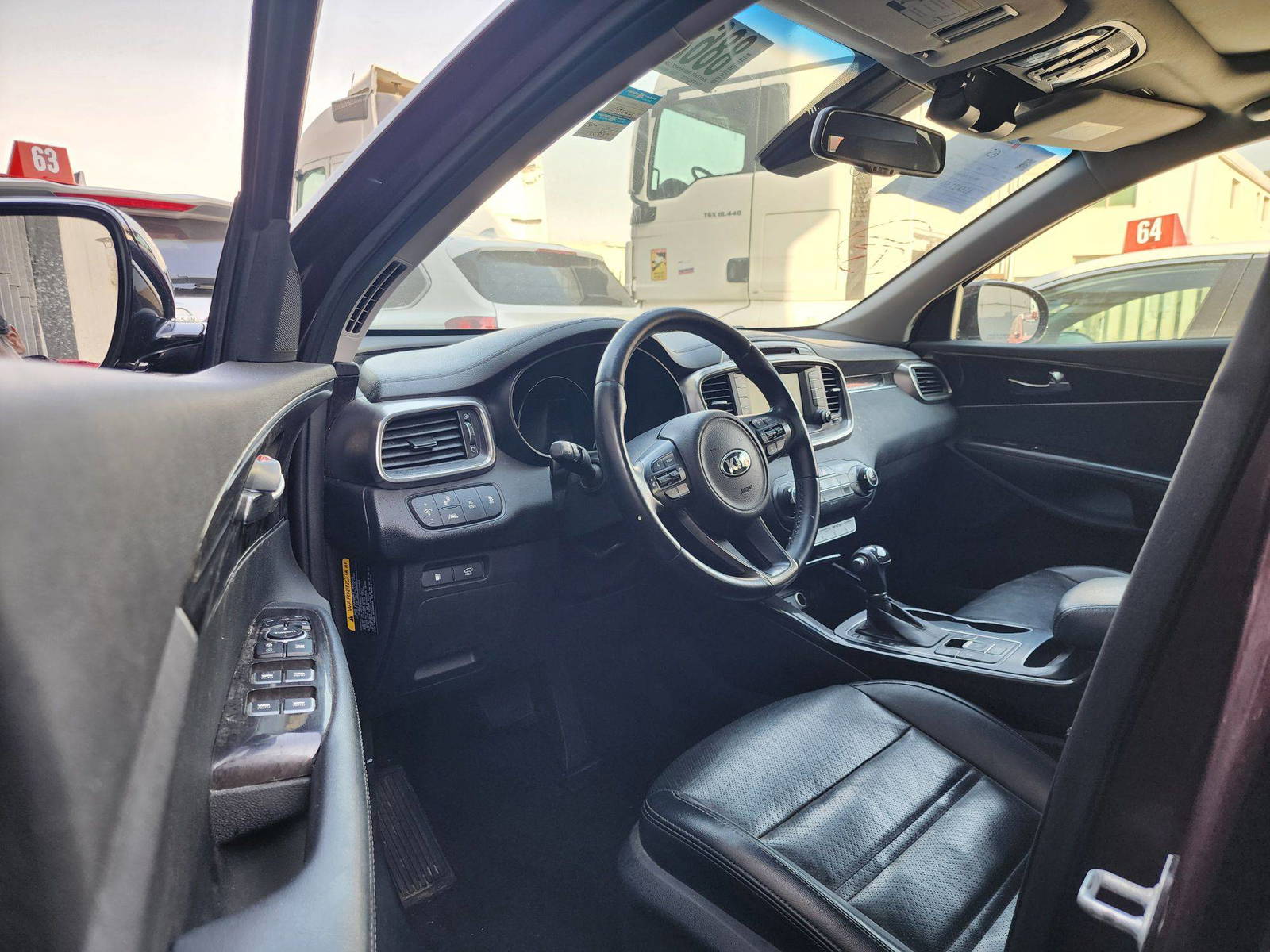 2017 KIA SORENTO — 135851 Miles — Lot 88626795 — Souq - Marhaba Auctions Used Cars - Image 9
