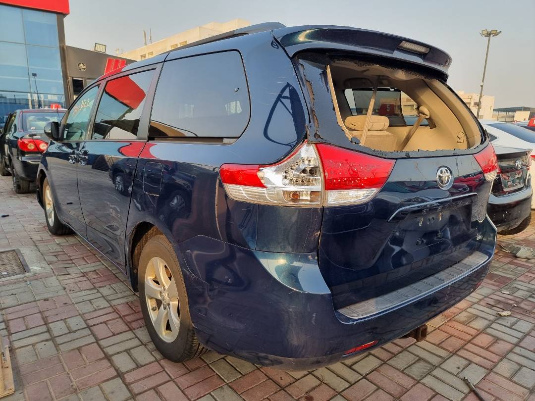 2011 TOYOTA SIENNA — 221252 Miles — Lot 0125487 — Ind. 12 - Marhaba Auctions Used Cars - Image 5