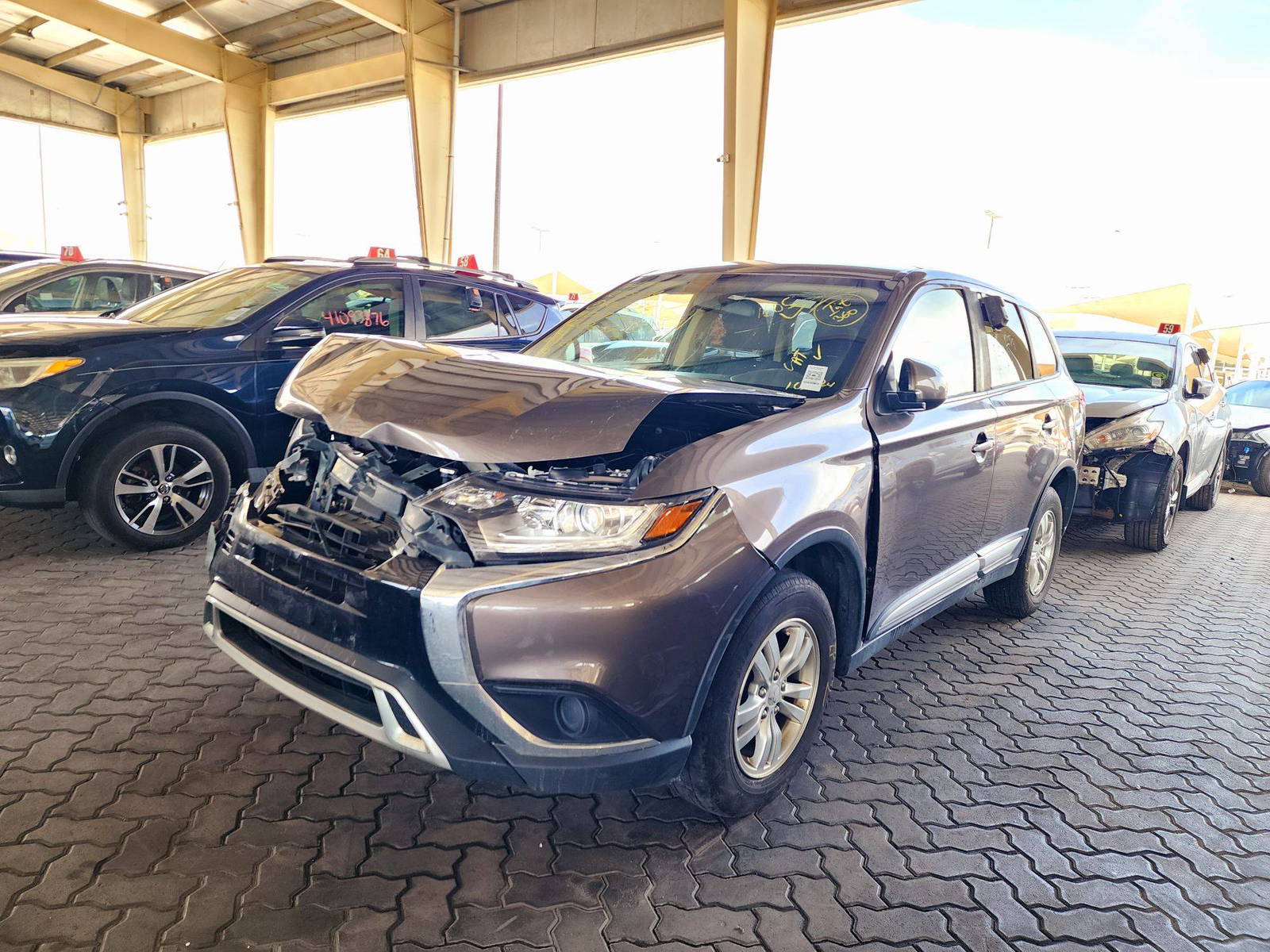 2019 MITSUBISHI OUTLANDER — 102070 KM — Lot 602974 — Main - Marhaba Auctions Used Cars - Image 4