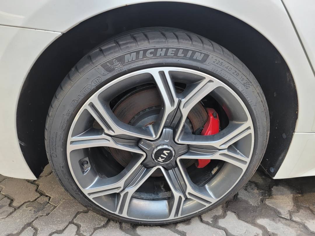 2018 KIA STINGER — 52639 Miles — Lot 3J6021324 - Marhaba Auctions Used Cars - Image 4