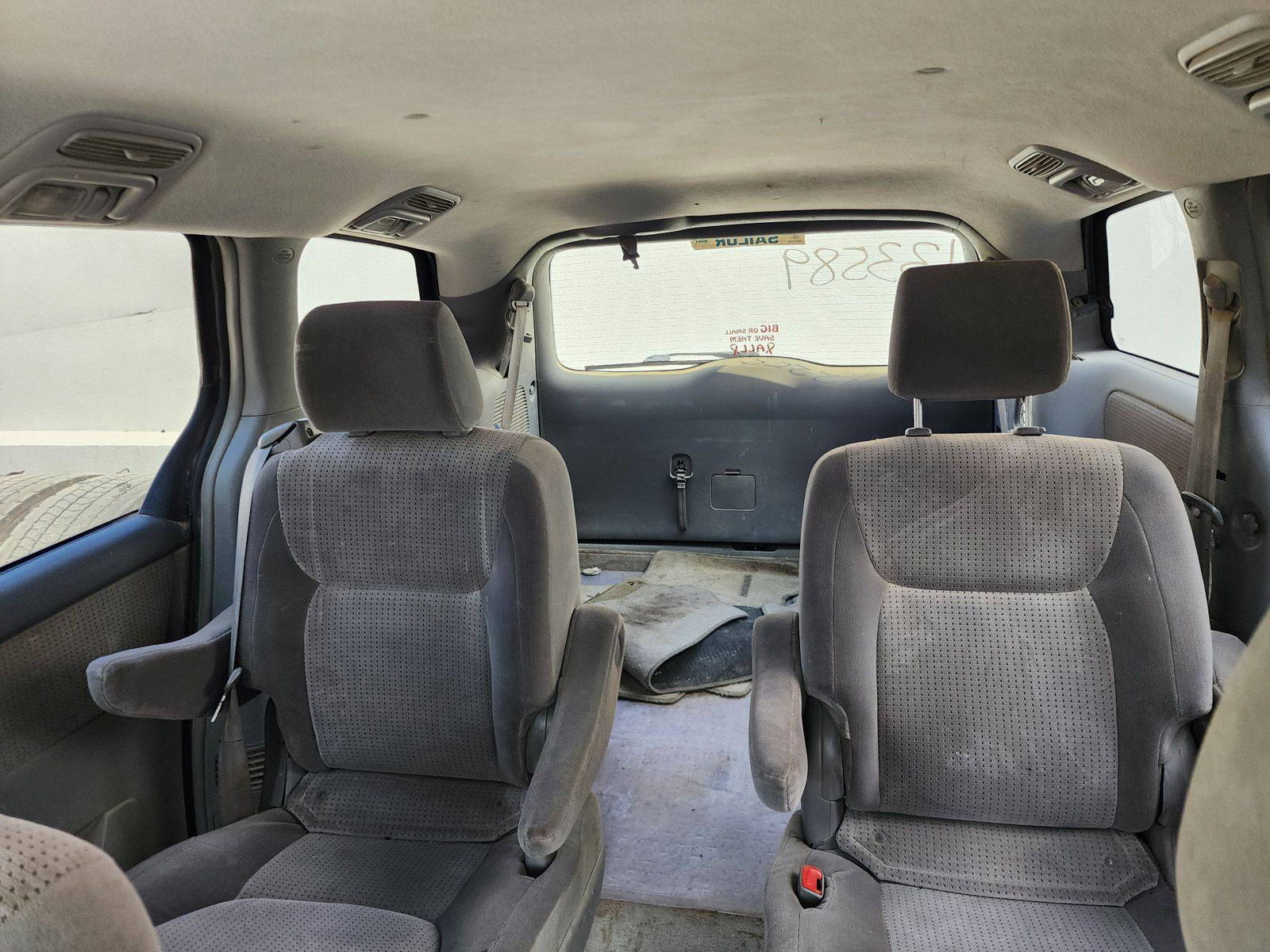 2008 TOYOTA SIENNA — 236268 Miles — Lot 33589 — Main - Marhaba Auctions Used Cars - Image 3