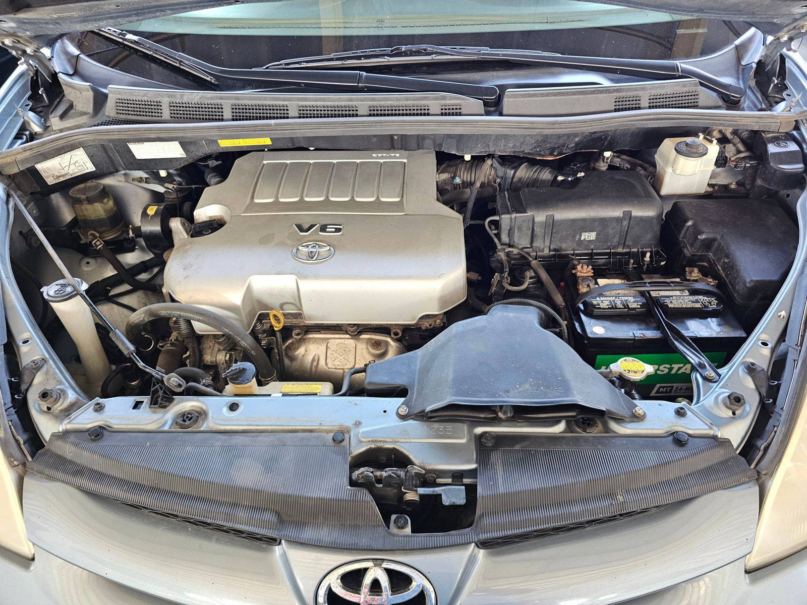 2010 TOYOTA SIENNA — 212063 Miles — Lot S312739 — Souq - Marhaba Auctions Used Cars - Image 12