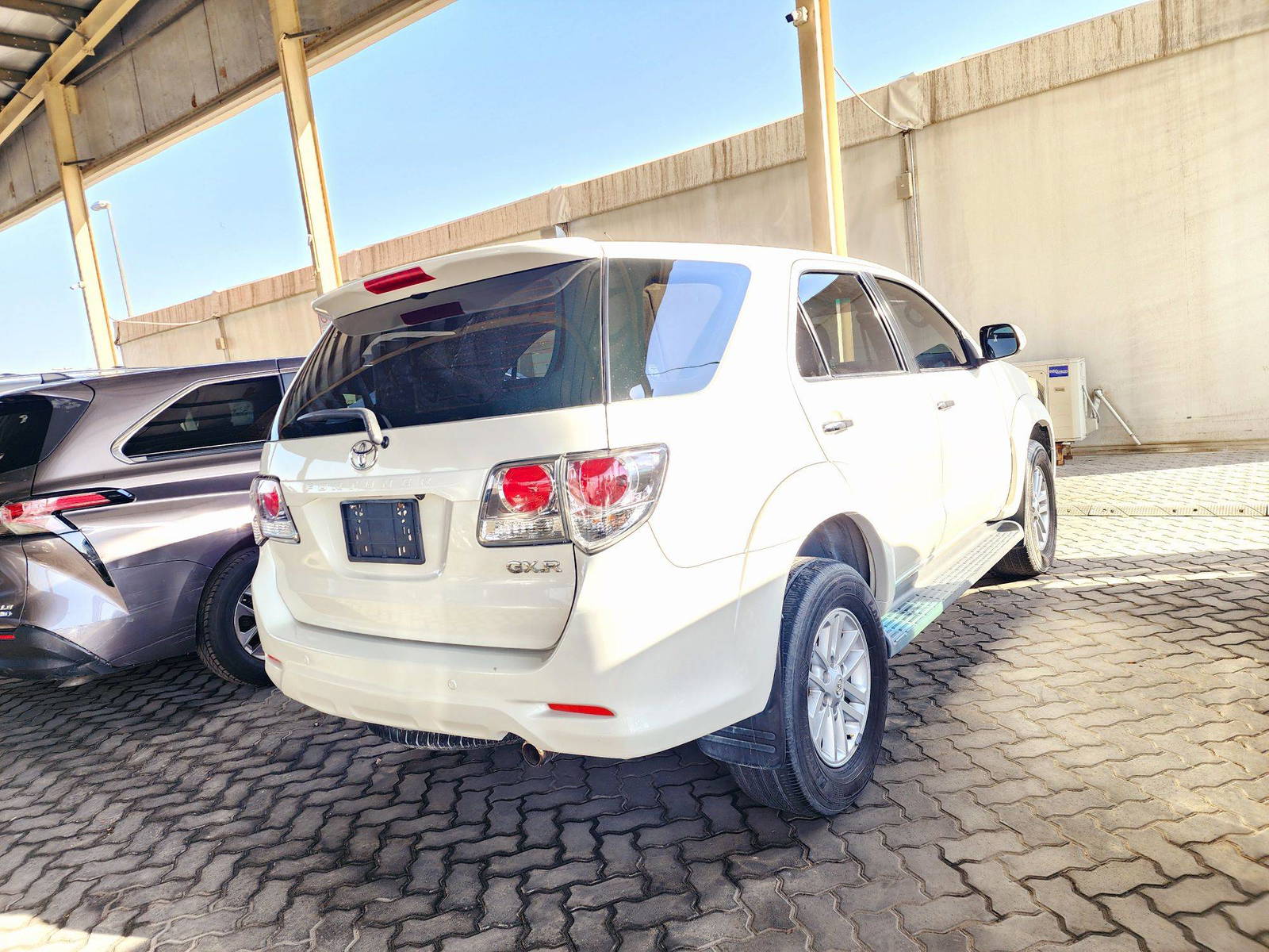 2015 TOYOTA FORTUNER — 88890 KM — Lot 8068870 — Souq - Marhaba Auctions Used Cars - Image 3