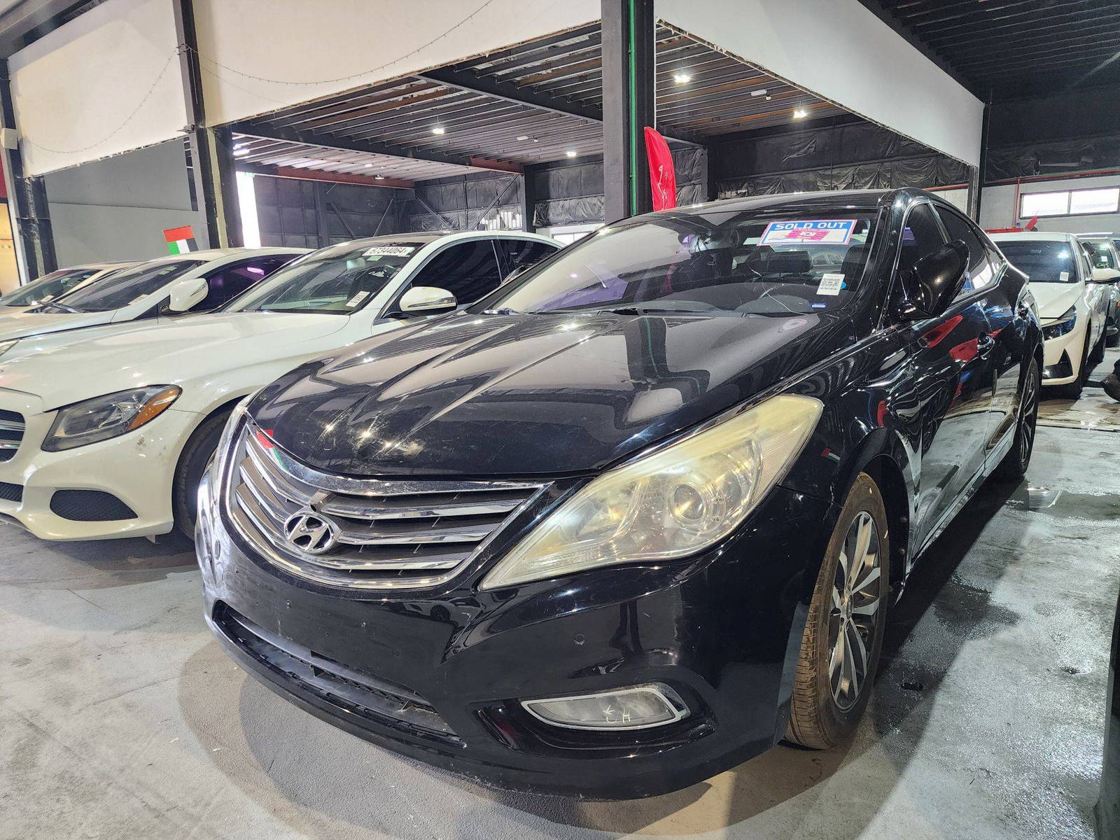 2012 HYUNDAI GRANDEUR — 111588 KM — Lot 183511 — Al Quoz - Marhaba Auctions Used Cars - Image 6