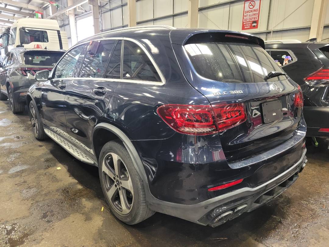 2018 MERCEDES BENZ GLC-300 — 60773 Miles — Lot 7JV081807 — Main - Marhaba Auctions Used Cars - Image 5