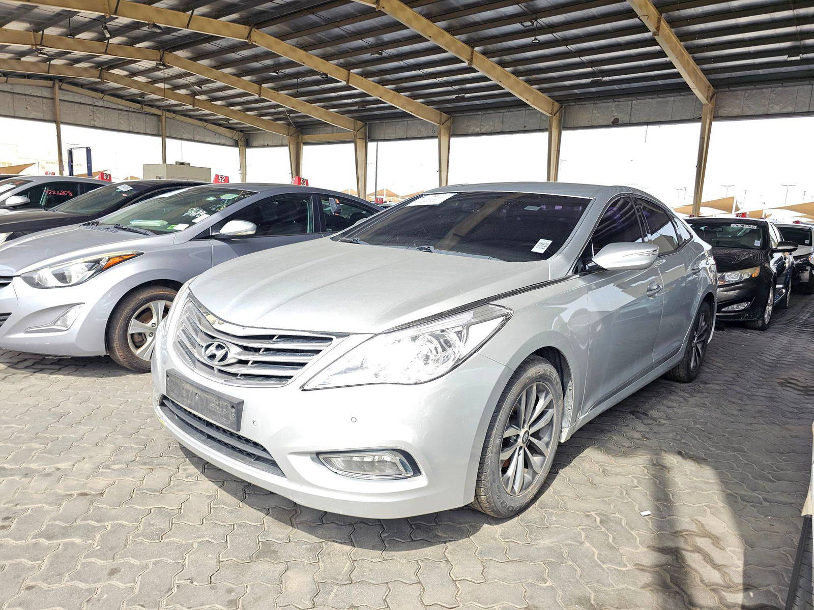 2012 HYUNDAI GRANDEUR — 139623 KM — Lot 129192 — Souq - Marhaba Auctions Used Cars - Image 5