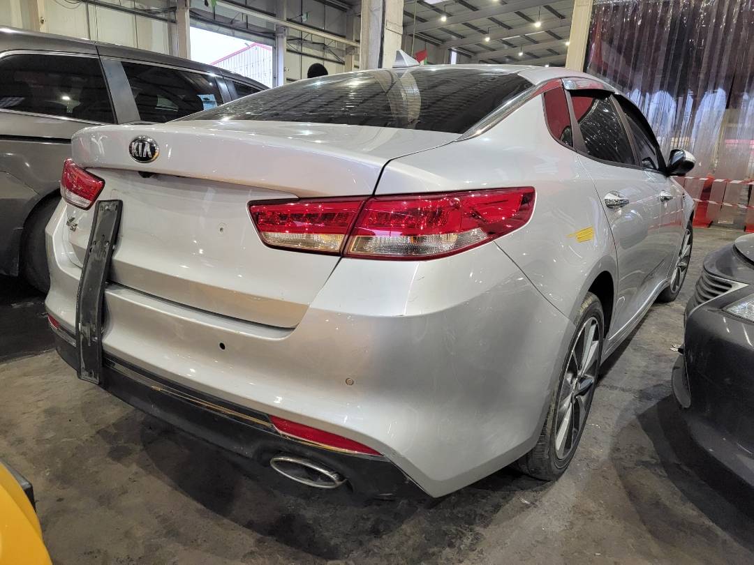 2017 KIA K5 — 215982 KM — Lot 142845 — Souq - Marhaba Auctions Used Cars - Image 3