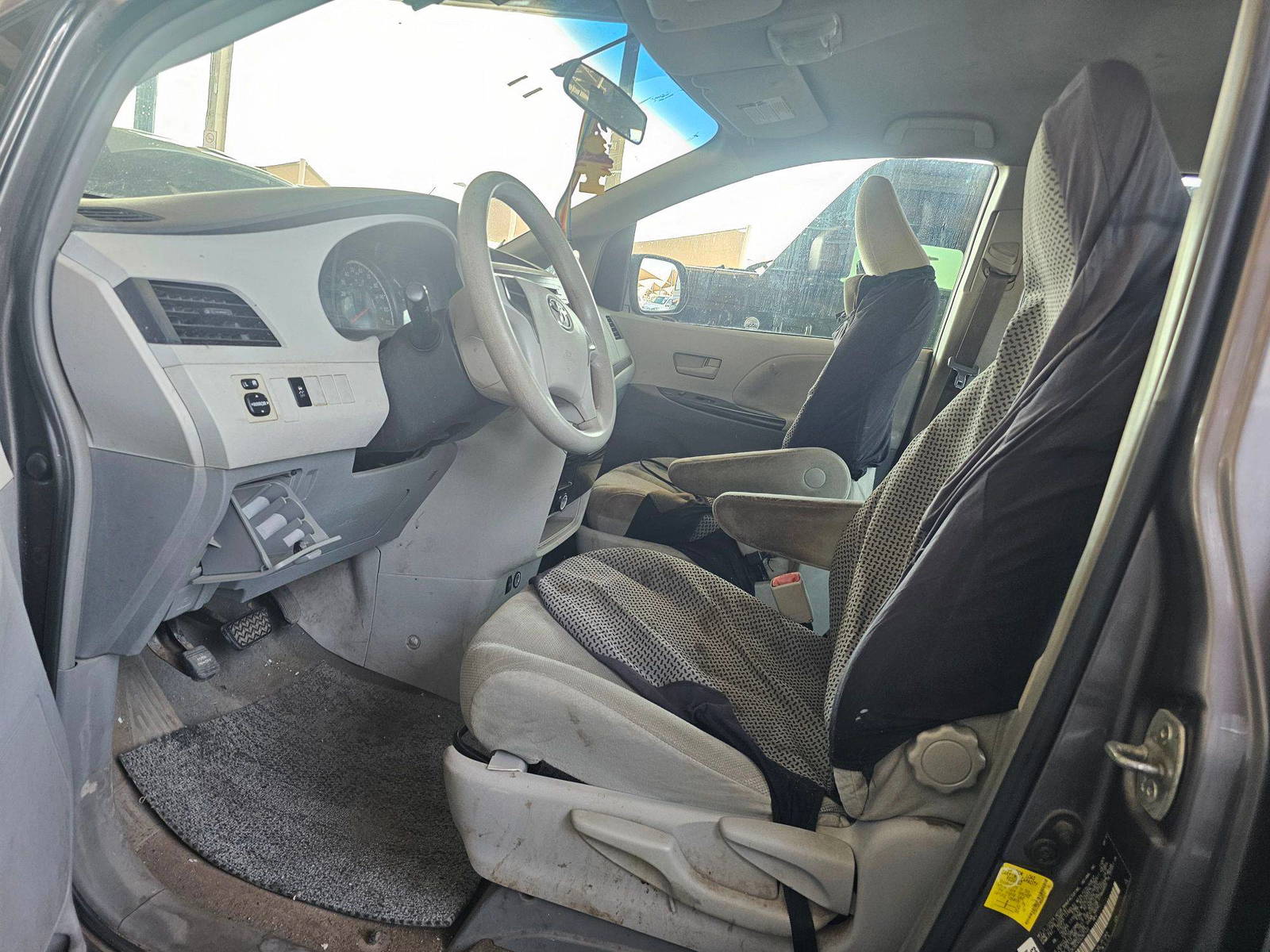 TOYOTA SIENNA 2013 - Marhaba Auction Used Cars - Image 6