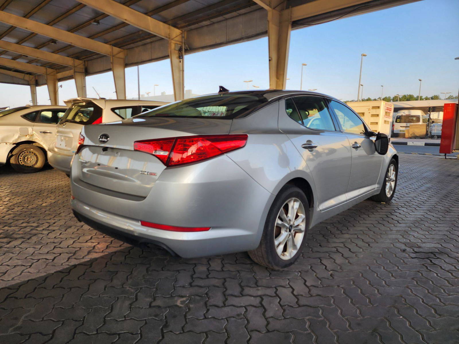 2011 KIA OPTIMA — 210616 Miles — Lot 39712007 — Souq - Marhaba Auctions Used Cars - Image 3