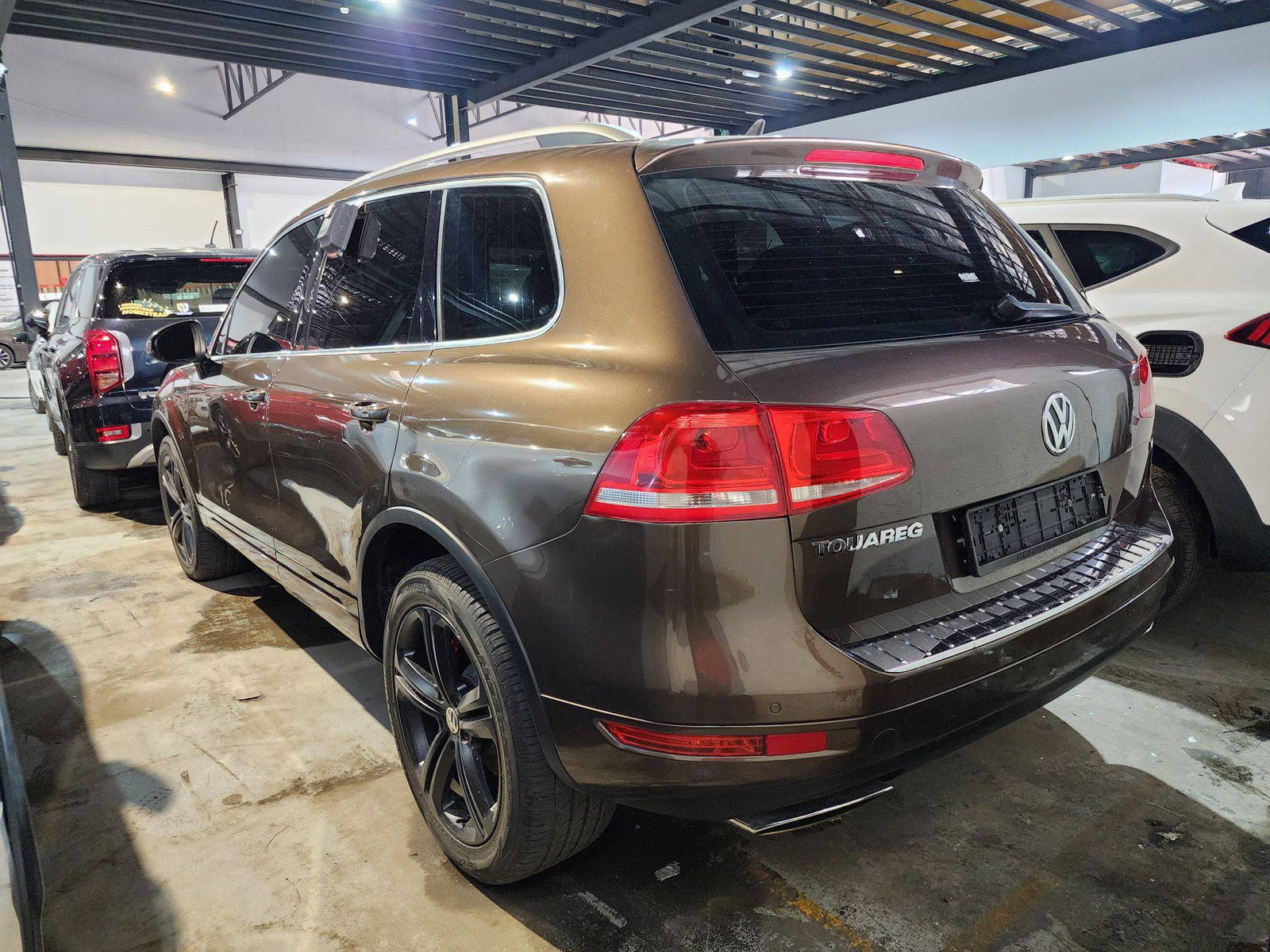 2012 VOLKSWAGEN TOUAREG V6 — 177105 KM — Lot CD021172 — Main - Marhaba Auctions Used Cars - Image 6