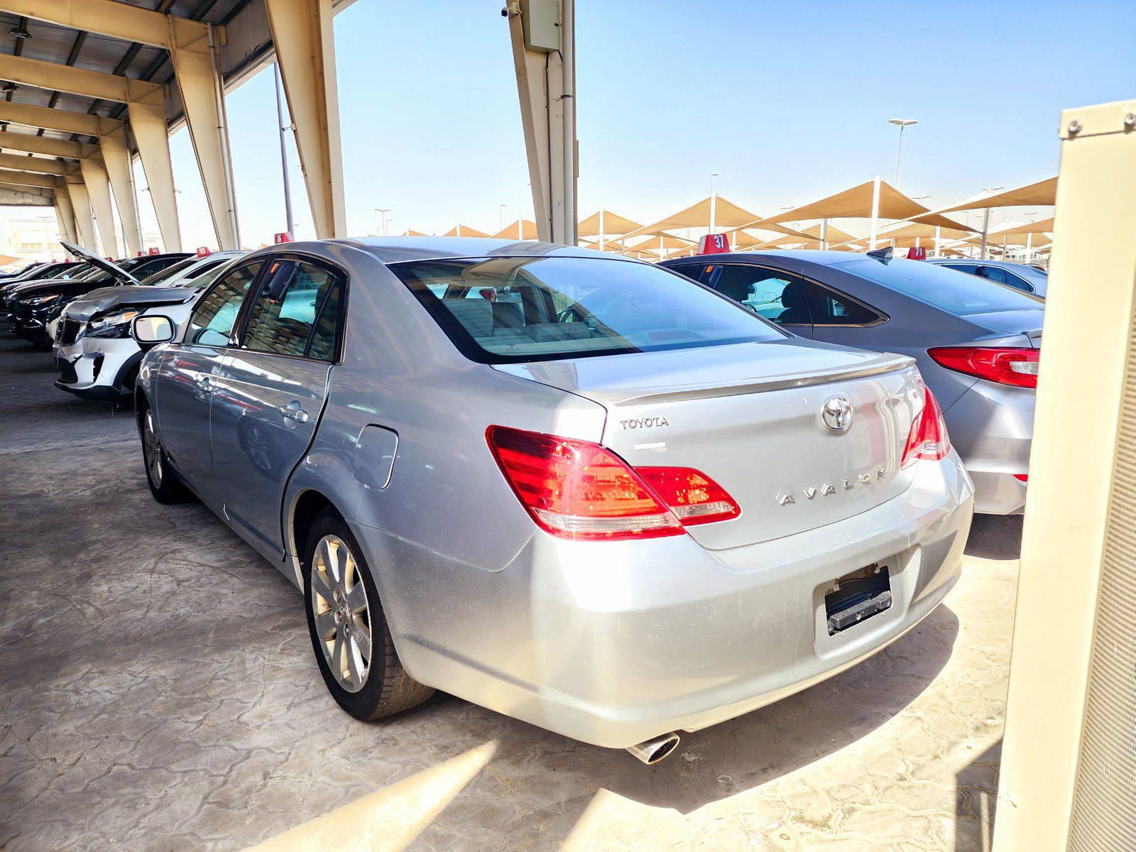 2005 TOYOTA AVALON — 232522 Miles — Lot 5U051168 — Souq - Marhaba Auctions Used Cars - Image 5