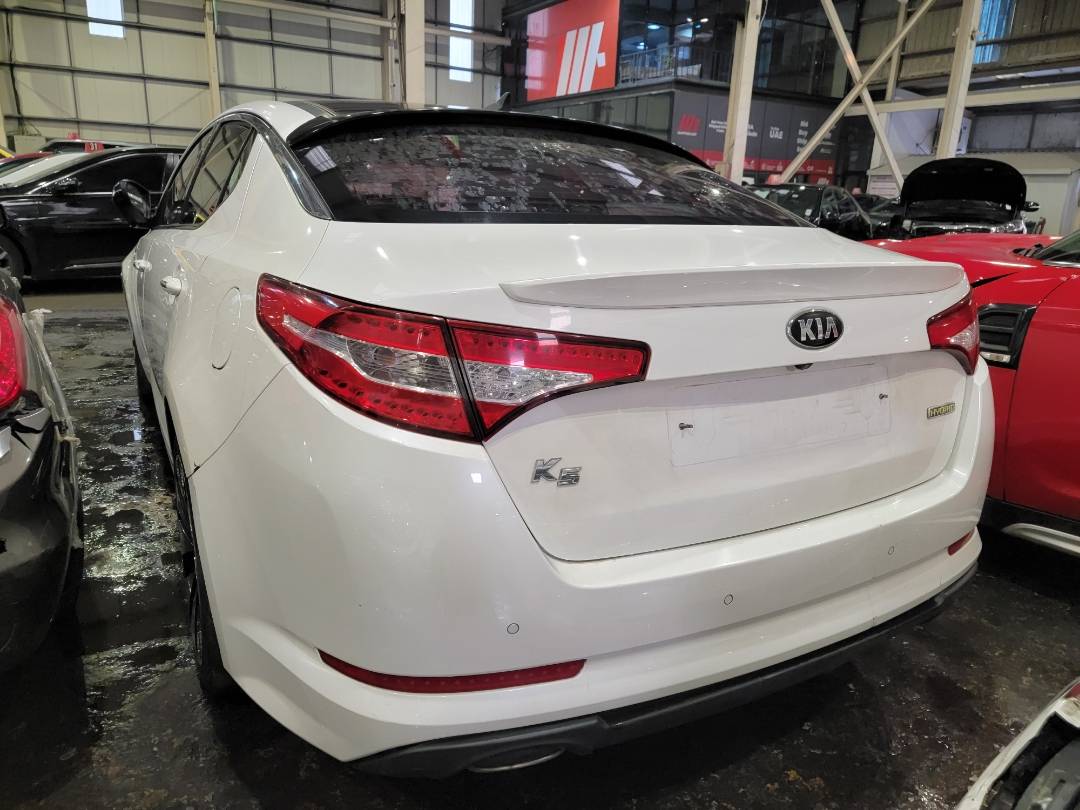 2013 KIA K5 — 224264 KM — Lot 026190 — Main - Marhaba Auctions Used Cars - Image 5
