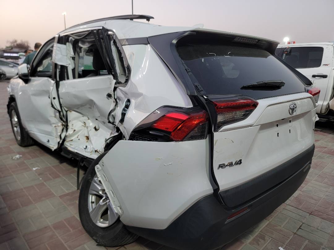 2020 TOYOTA RAV4 — 27293 Miles — Lot W065832 — Ind. 12 - Marhaba Auctions Used Cars - Image 4