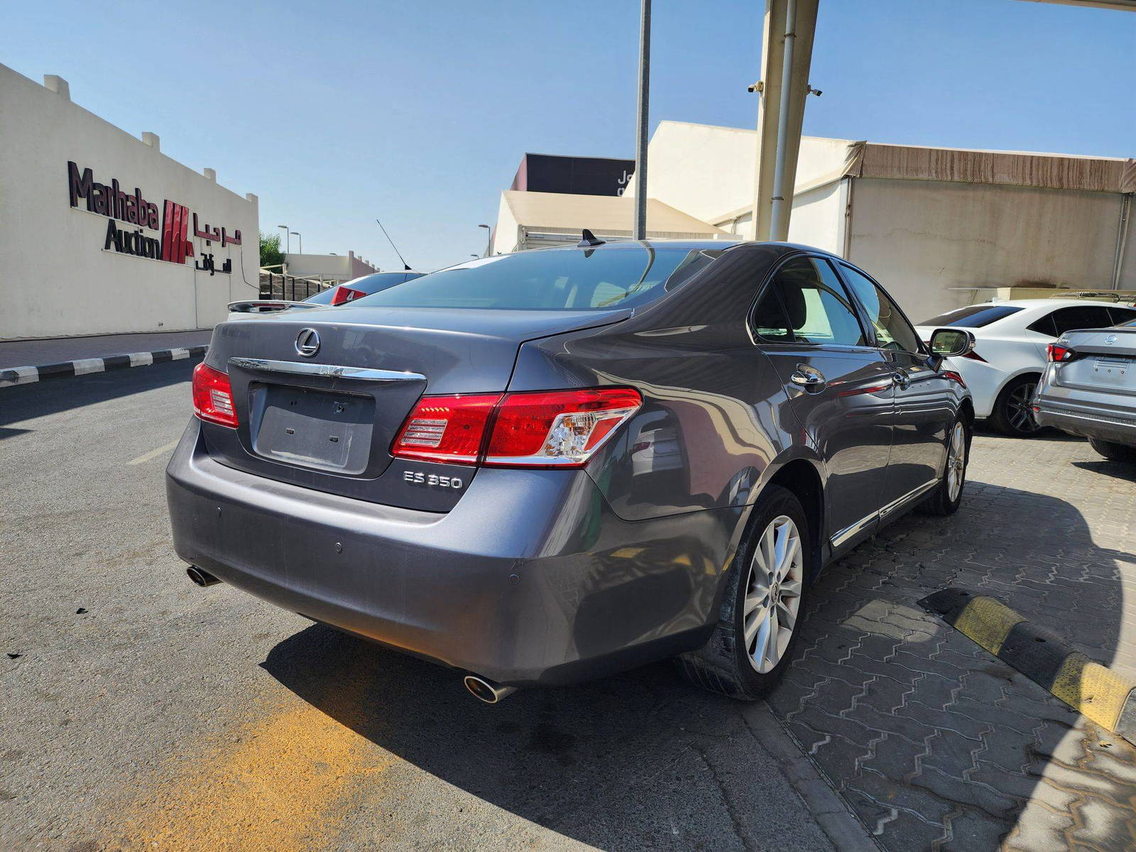 2012 LEXUS ES 350 — 215350 Miles — Lot C2509713 — Souq - Marhaba Auctions Used Cars - Image 3
