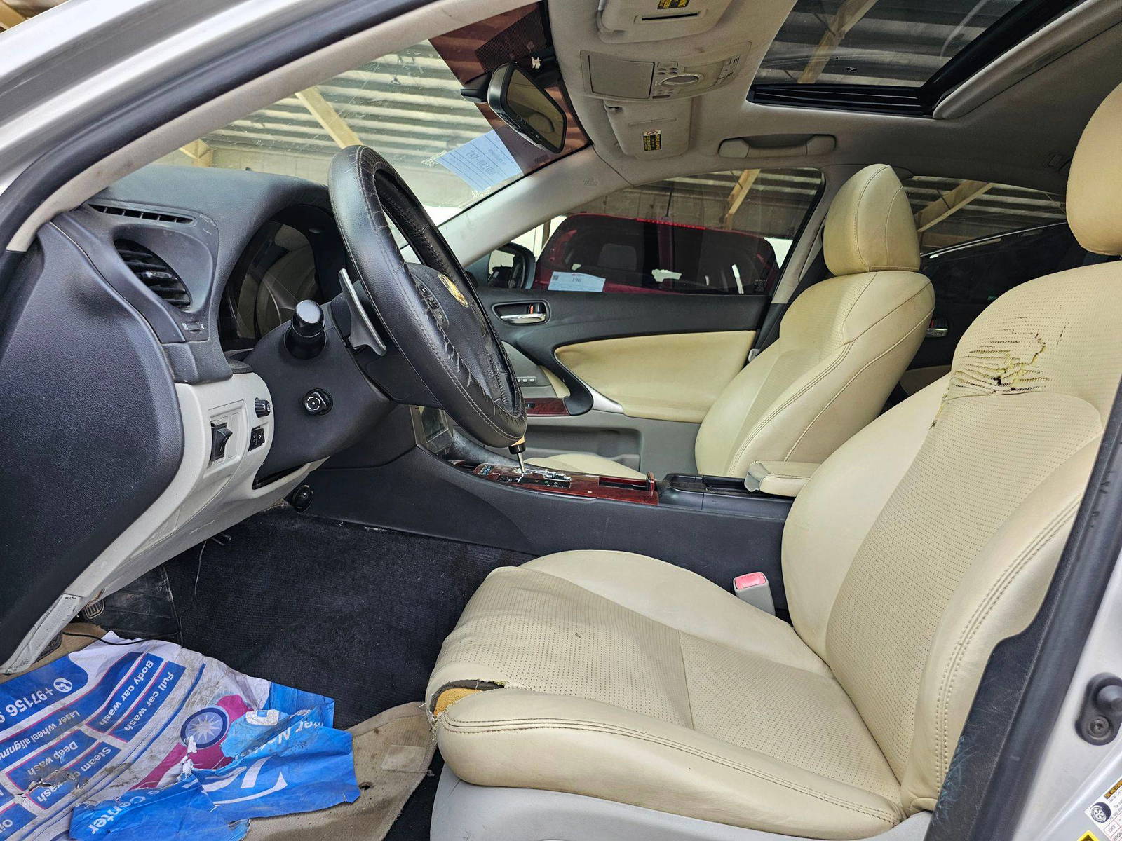 2006 LEXUS IS 250 — 122281 Miles — Lot 2X65005776 — Souq - Marhaba Auctions Used Cars - Image 9