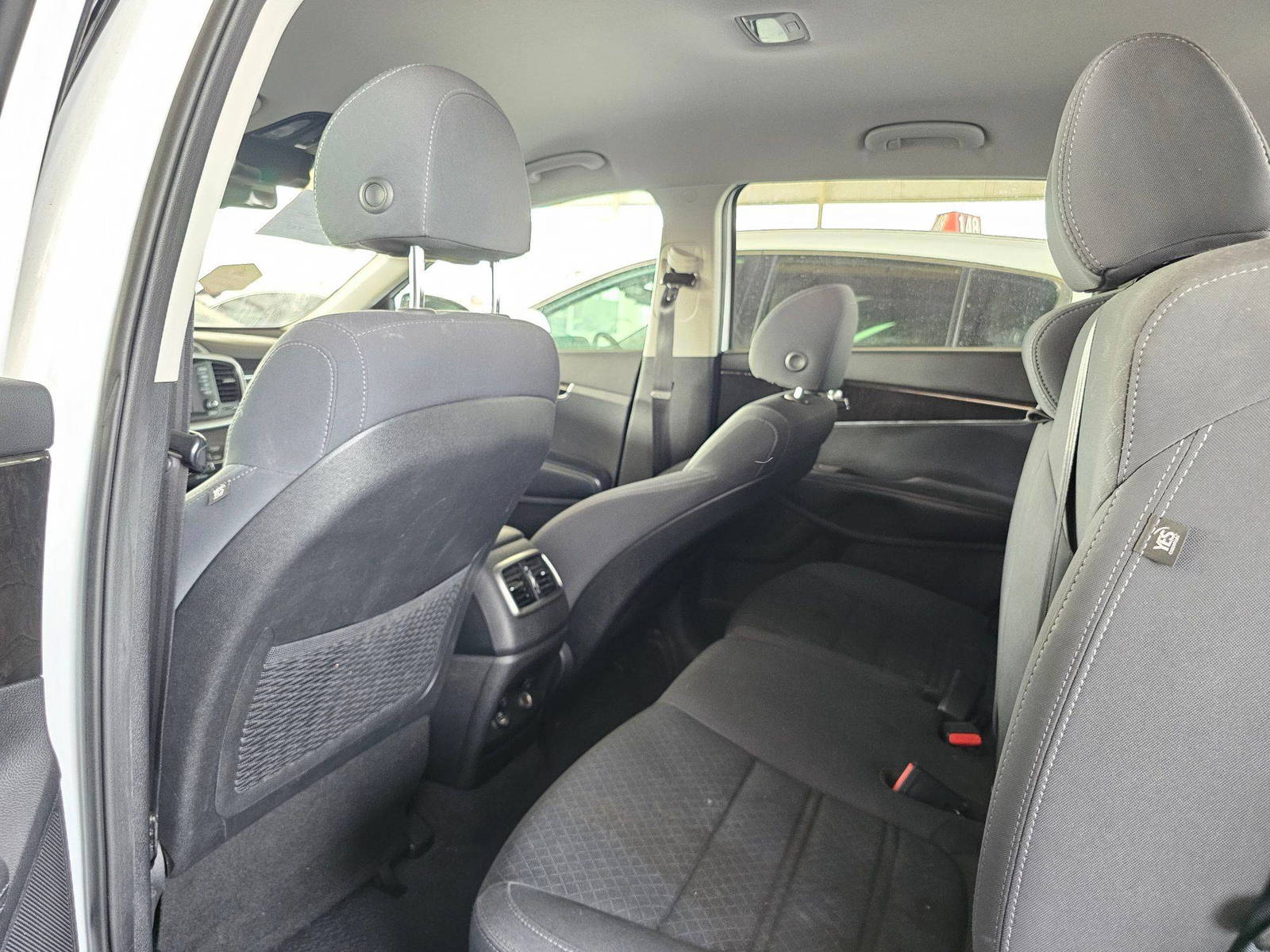 2018 KIA SORENTO — 125504 Miles — Lot DA52JG368347 — Souq - Marhaba Auctions Used Cars - Image 6