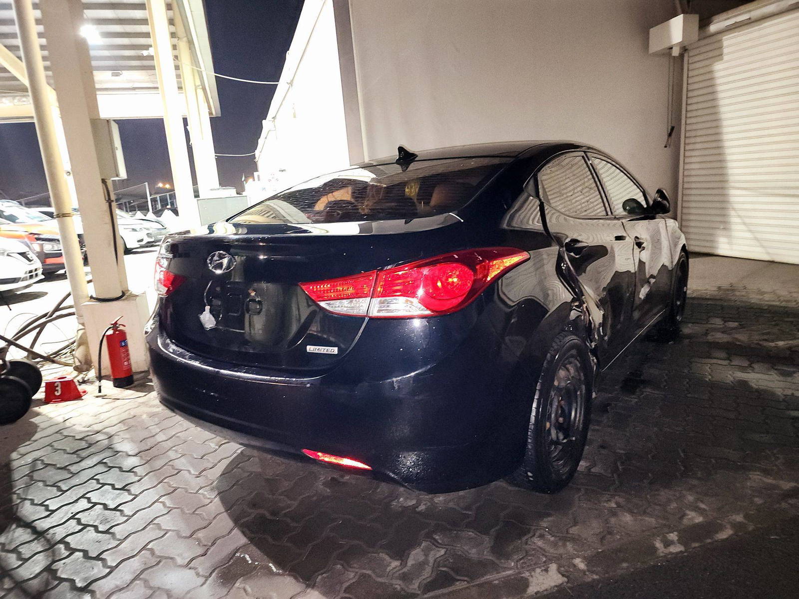2013 HYUNDAI ELANTRA — 178955 KM — Lot 12131526 — Souq - Marhaba Auctions Used Cars - Image 4