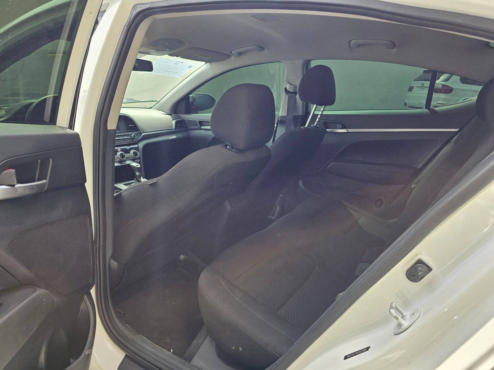2019 HYUNDAI ELANTRA — 142319 Miles — Lot F4KH423996 — Souq - Marhaba Auctions Used Cars - Image 4